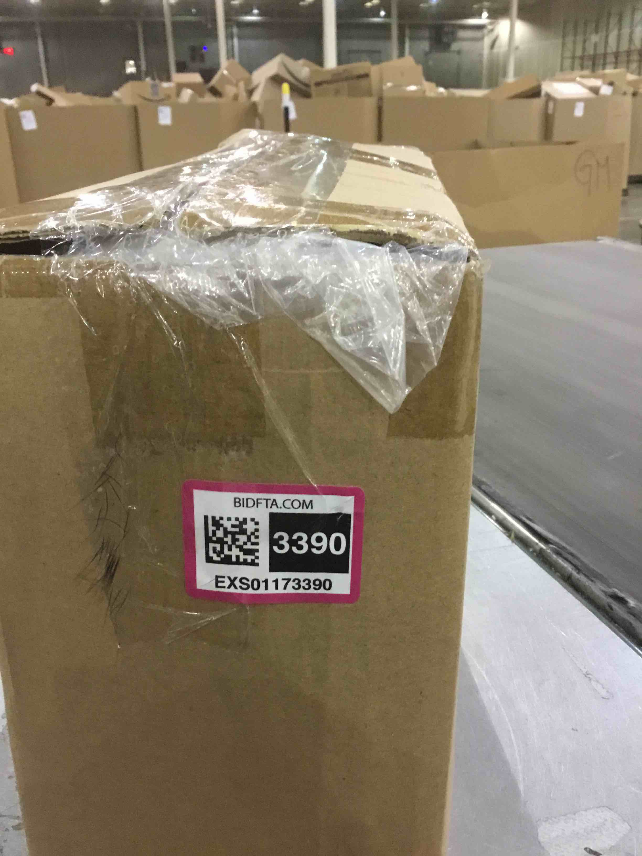 https://s3.amazonaws.com/lotting-images-prod/BargainHunt/EXS01173390_1707766402920.jpeg