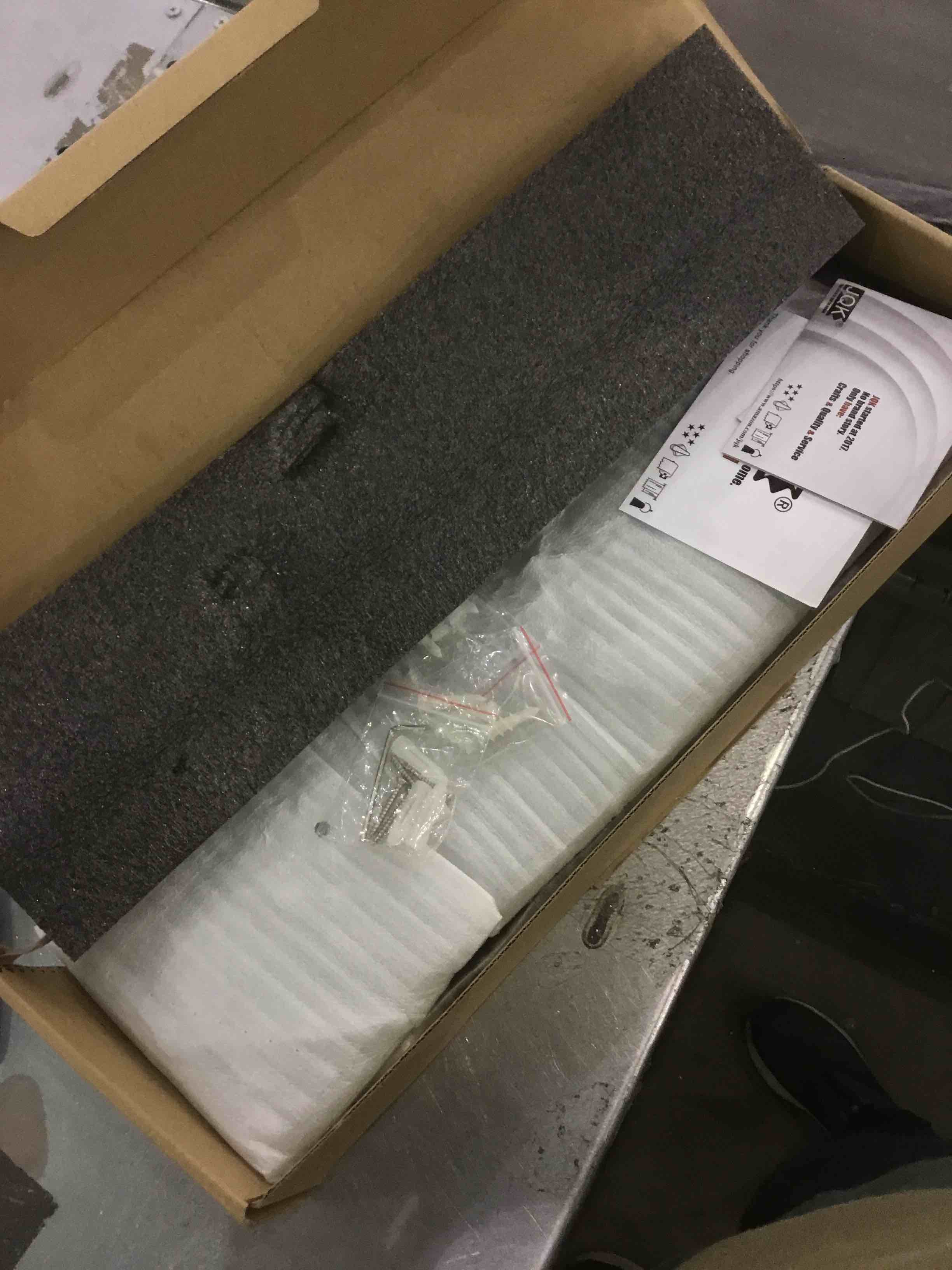 https://s3.amazonaws.com/lotting-images-prod/BargainHunt/EXS01173411_1707767800369.jpeg