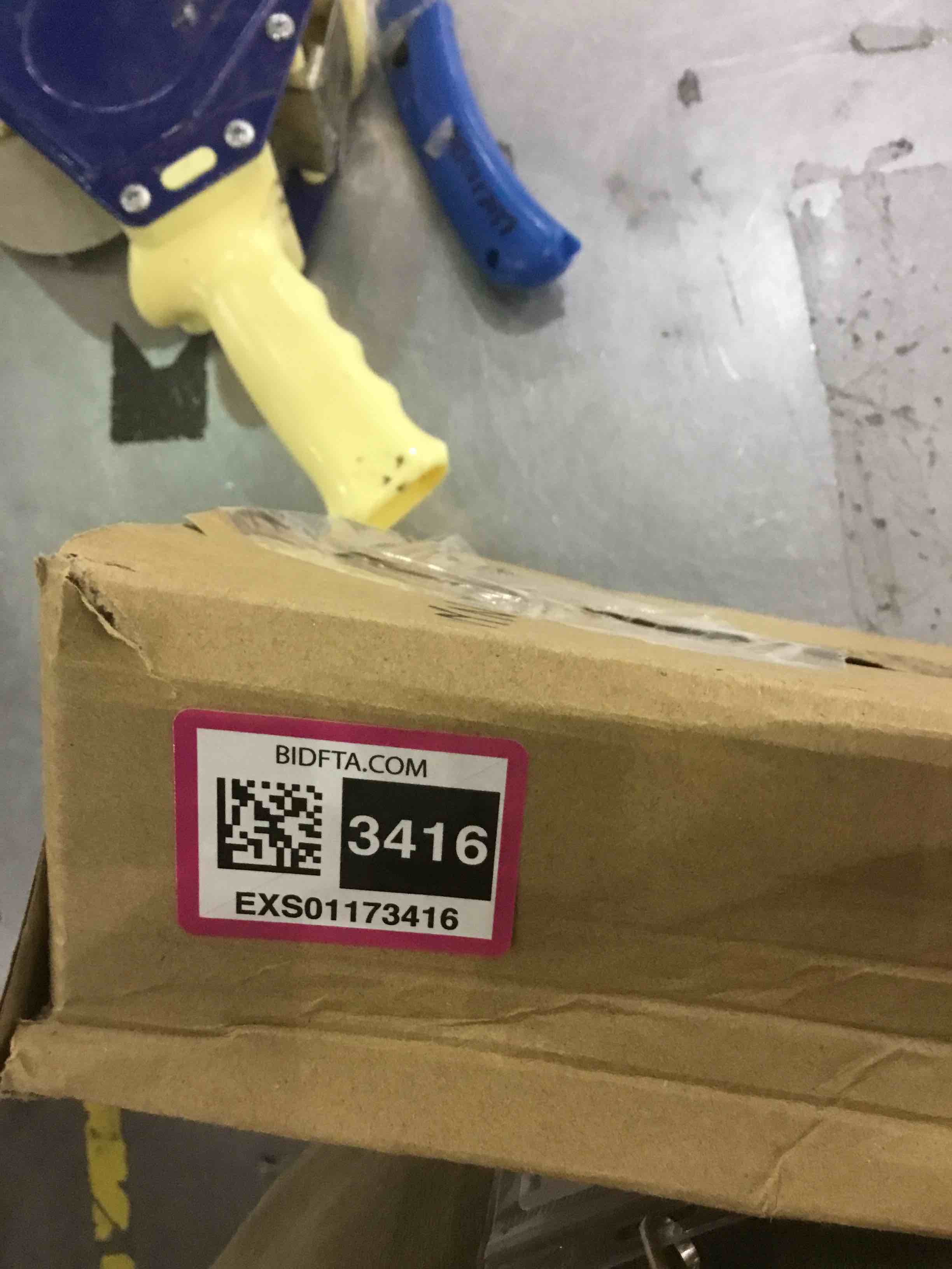 https://s3.amazonaws.com/lotting-images-prod/BargainHunt/EXS01173416_1707768161467.jpeg