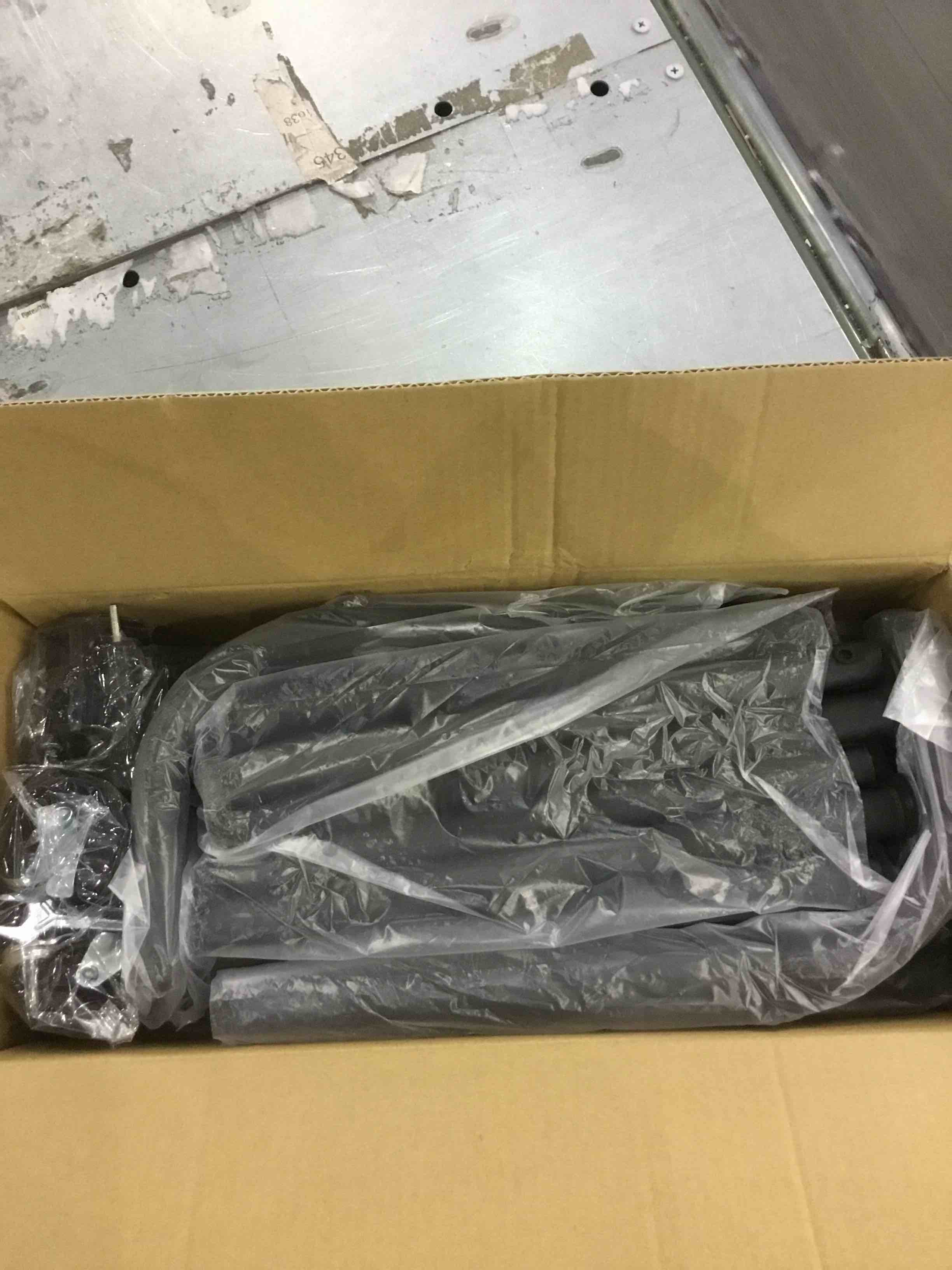 https://s3.amazonaws.com/lotting-images-prod/BargainHunt/EXS01173432_1707827010918.jpeg