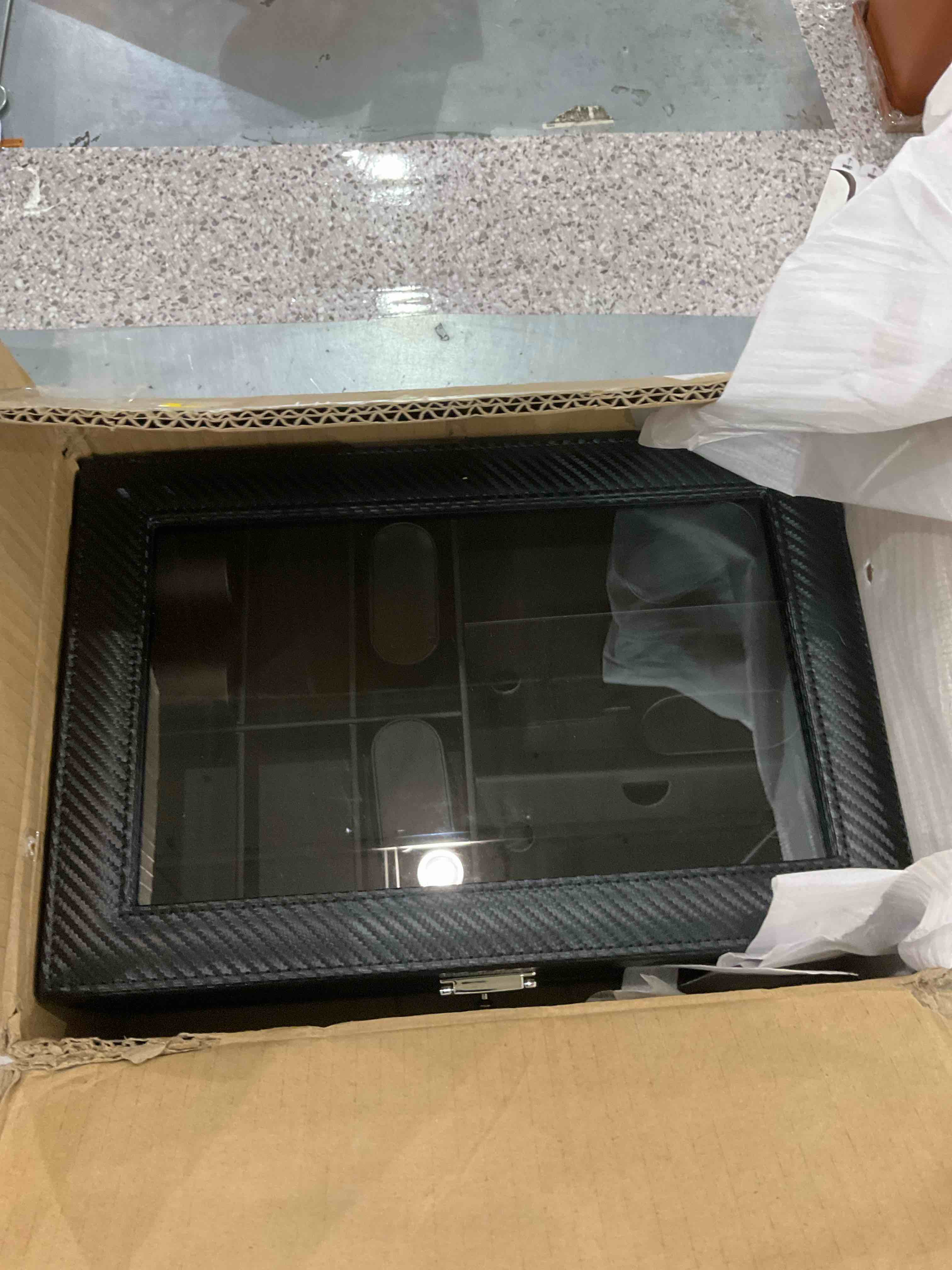 https://s3.amazonaws.com/lotting-images-prod/BargainHunt/EXS01173570_1708704837080.jpeg