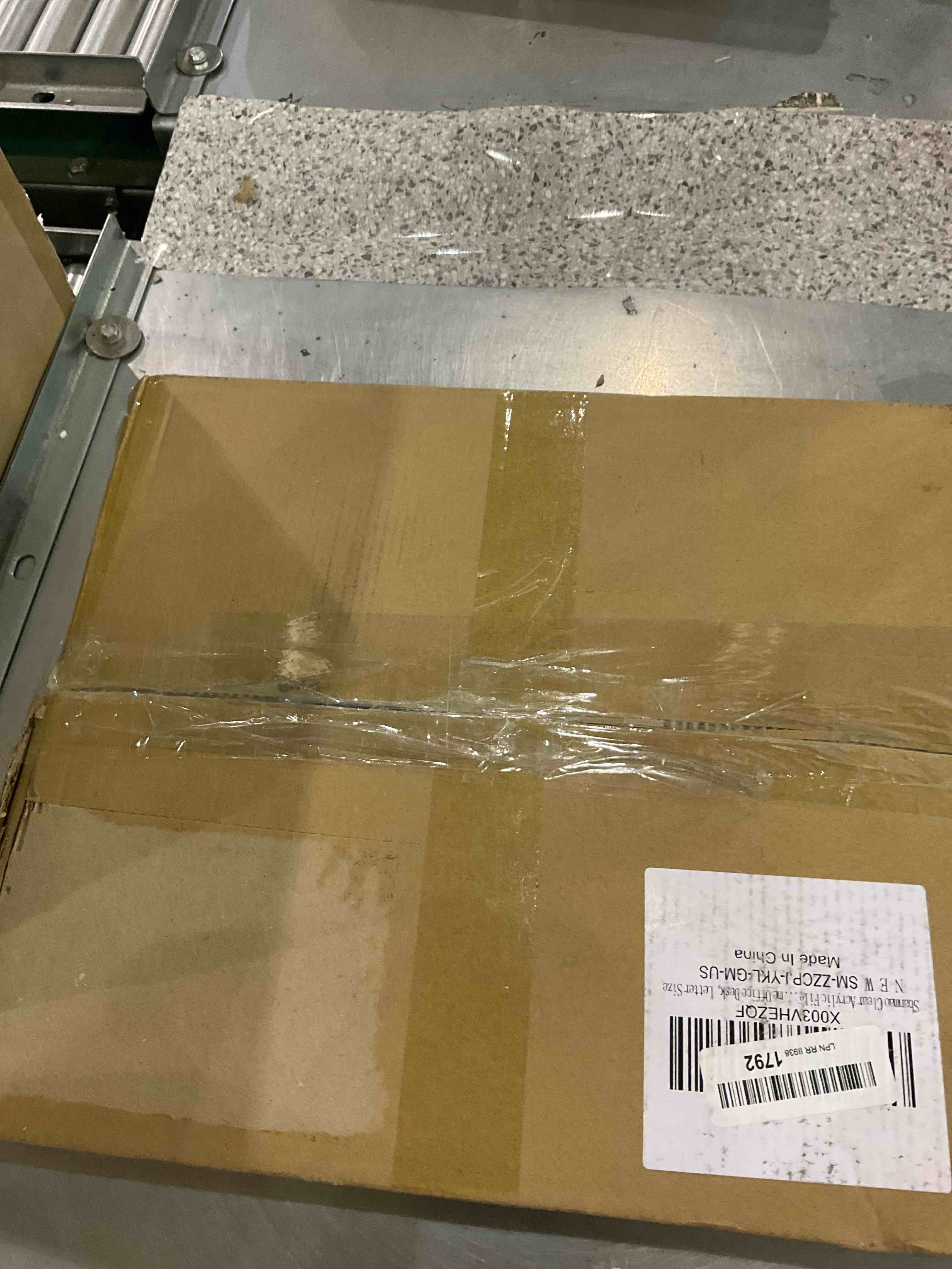 https://s3.amazonaws.com/lotting-images-prod/BargainHunt/EXS01173876_1709040432029.jpeg