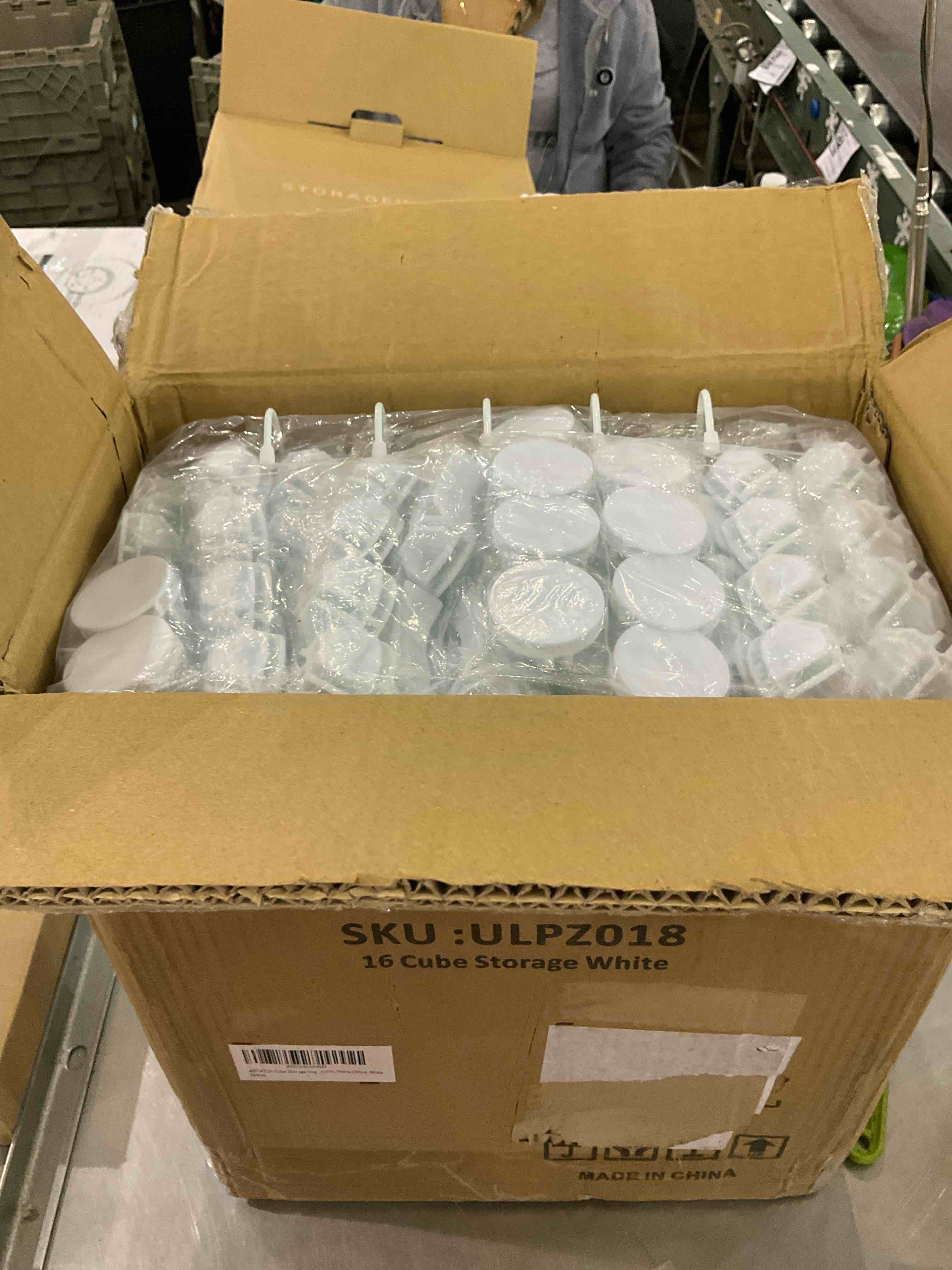 https://s3.amazonaws.com/lotting-images-prod/BargainHunt/EXS01173882_1709041569179.jpeg