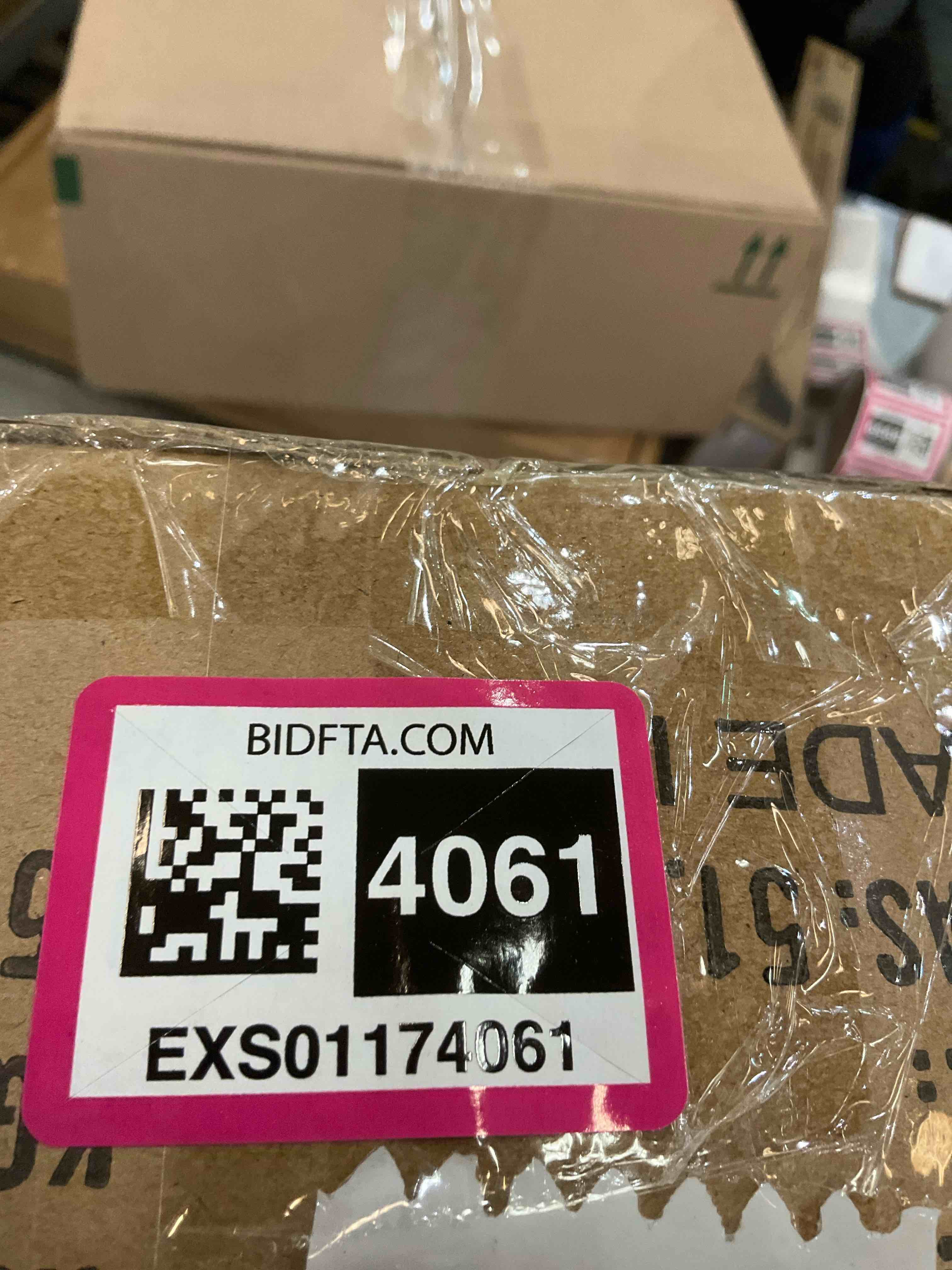 https://s3.amazonaws.com/lotting-images-prod/BargainHunt/EXS01174061_1715101492893.jpeg