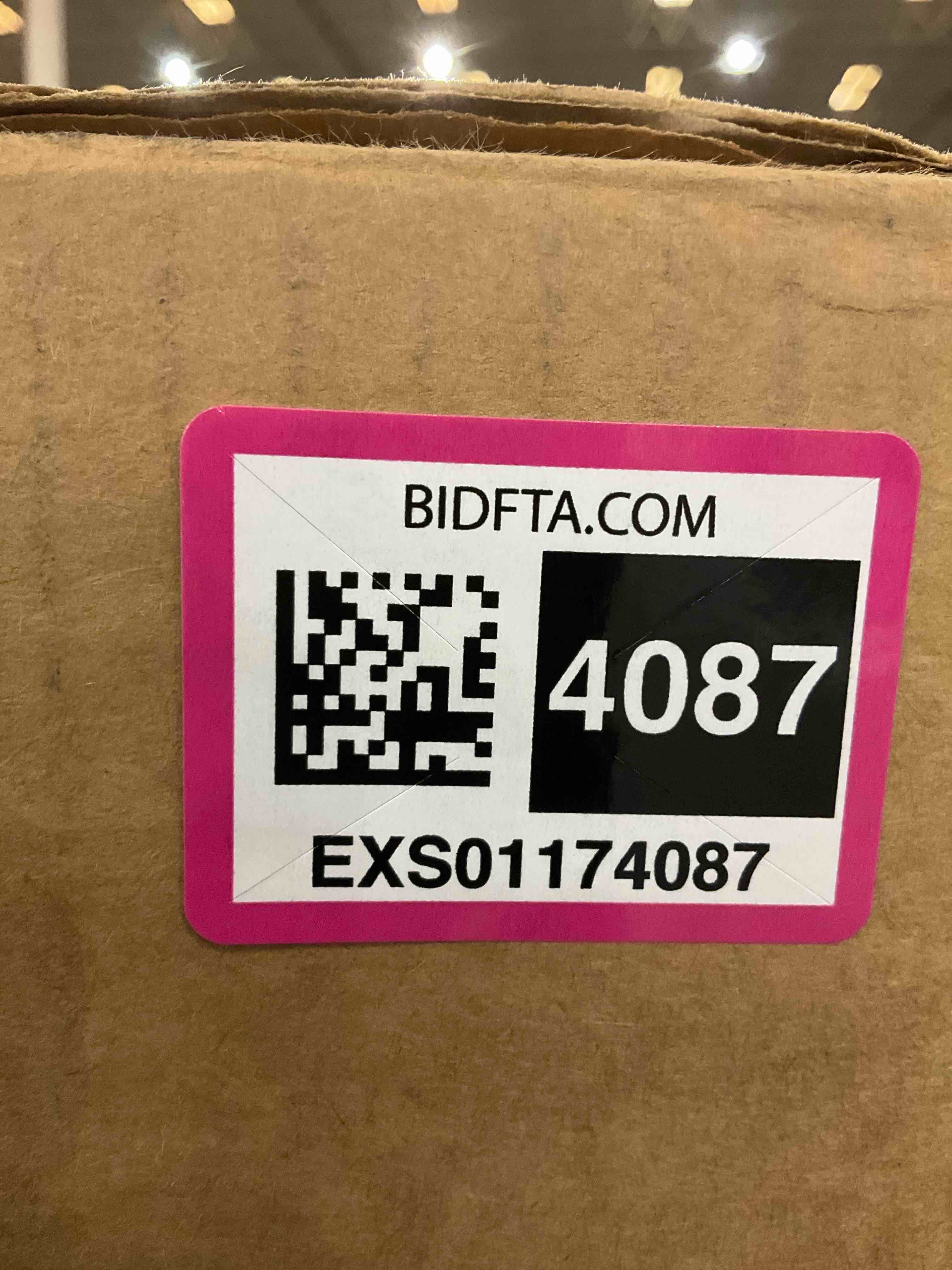 https://s3.amazonaws.com/lotting-images-prod/BargainHunt/EXS01174087_1715104351541.jpeg