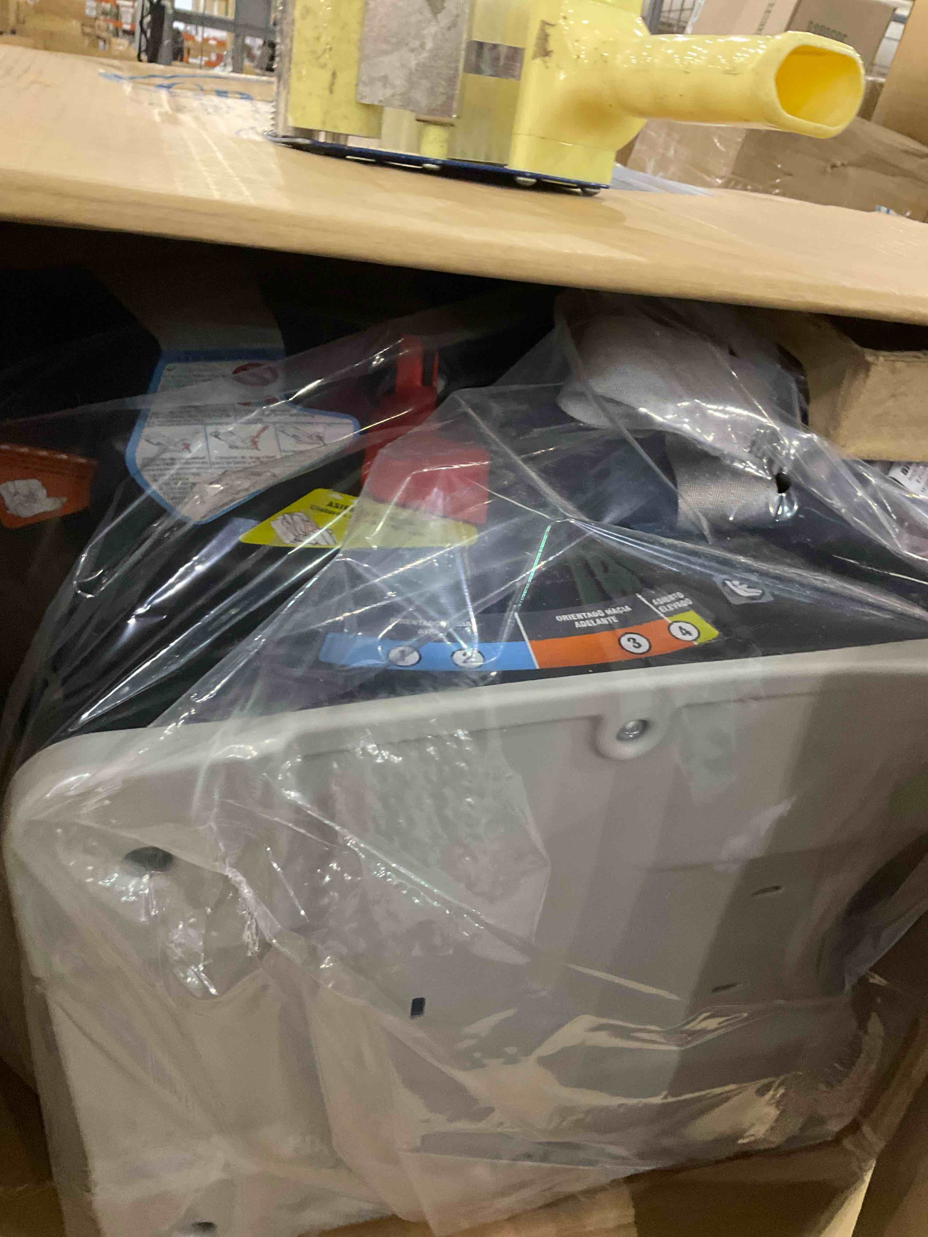 https://s3.amazonaws.com/lotting-images-prod/BargainHunt/EXS01174141_1715169861371.jpeg