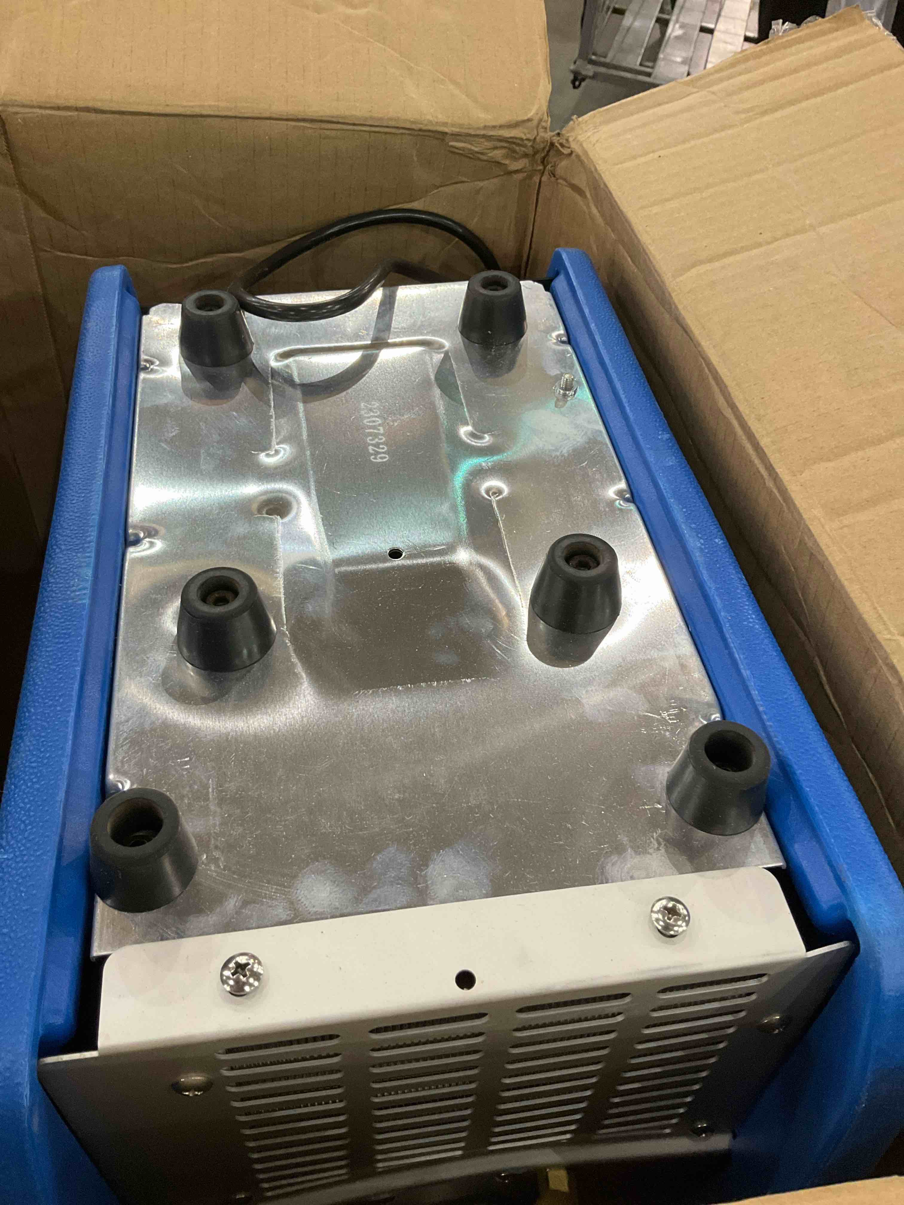 https://s3.amazonaws.com/lotting-images-prod/BargainHunt/EXS01174142_1715170043354.jpeg