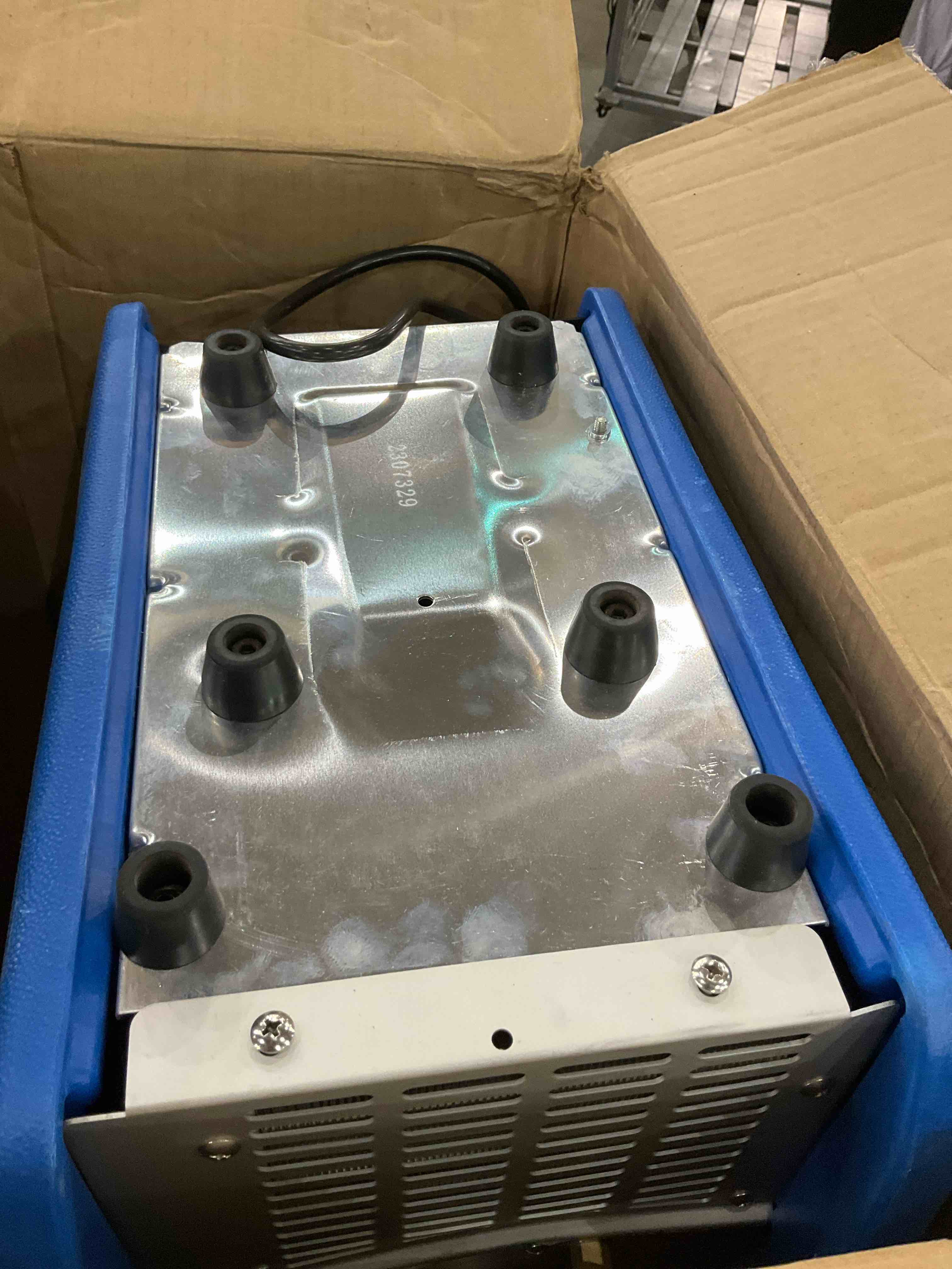 https://s3.amazonaws.com/lotting-images-prod/BargainHunt/EXS01174142_1715170044365.jpeg