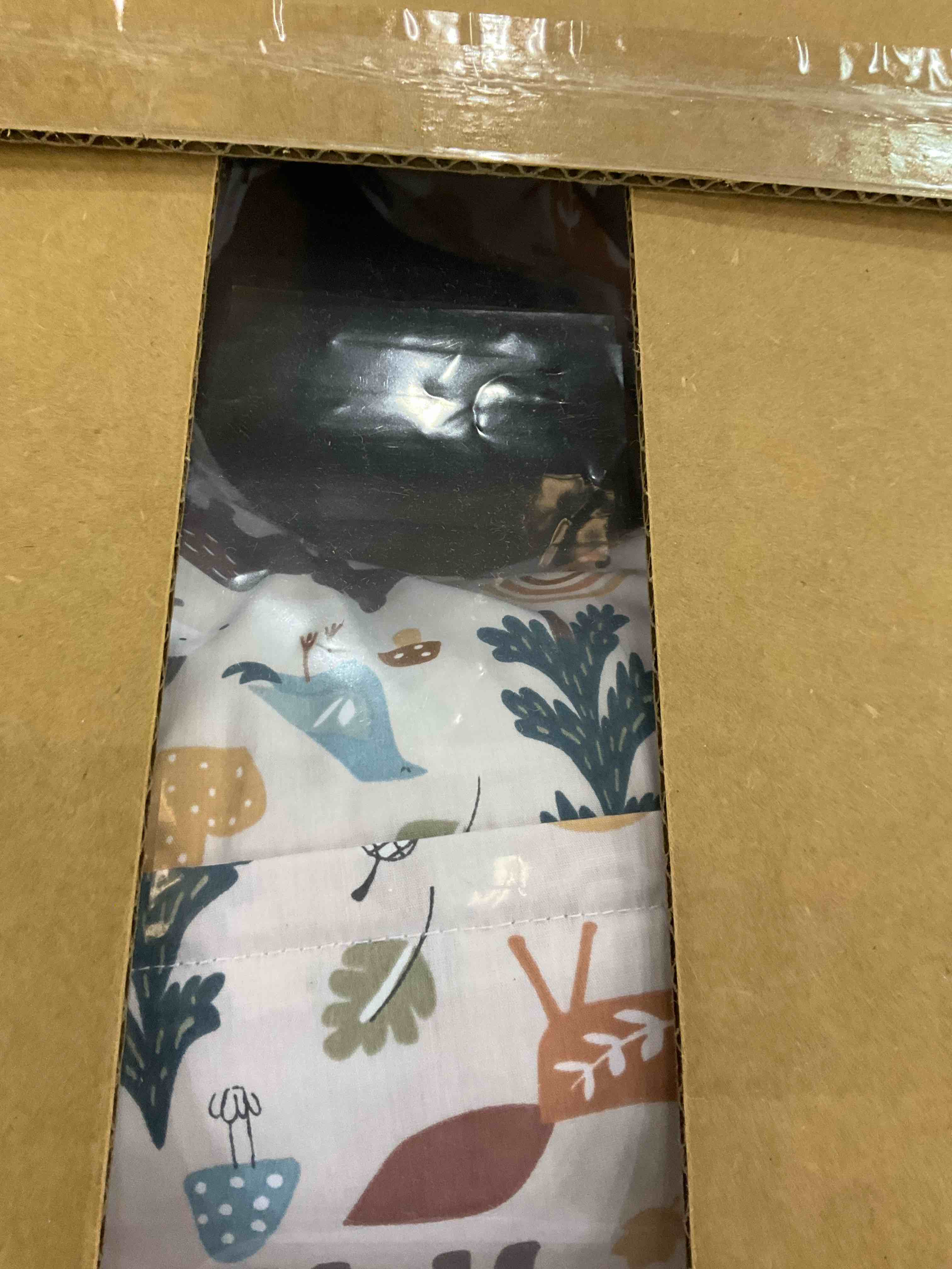 https://s3.amazonaws.com/lotting-images-prod/BargainHunt/EXS01174147_1715170926765.jpeg