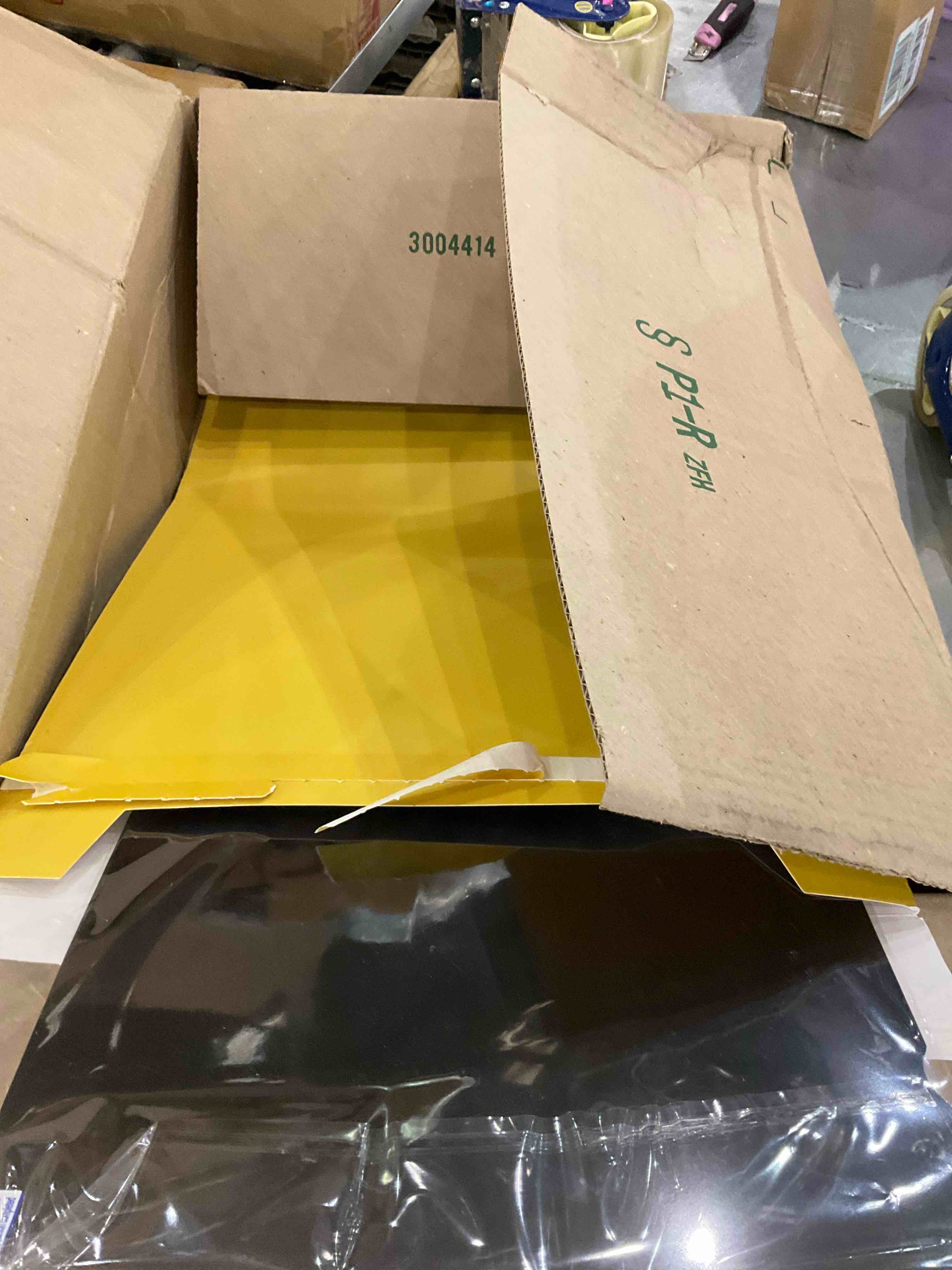 https://s3.amazonaws.com/lotting-images-prod/BargainHunt/EXS01174325_1715253875120.jpeg