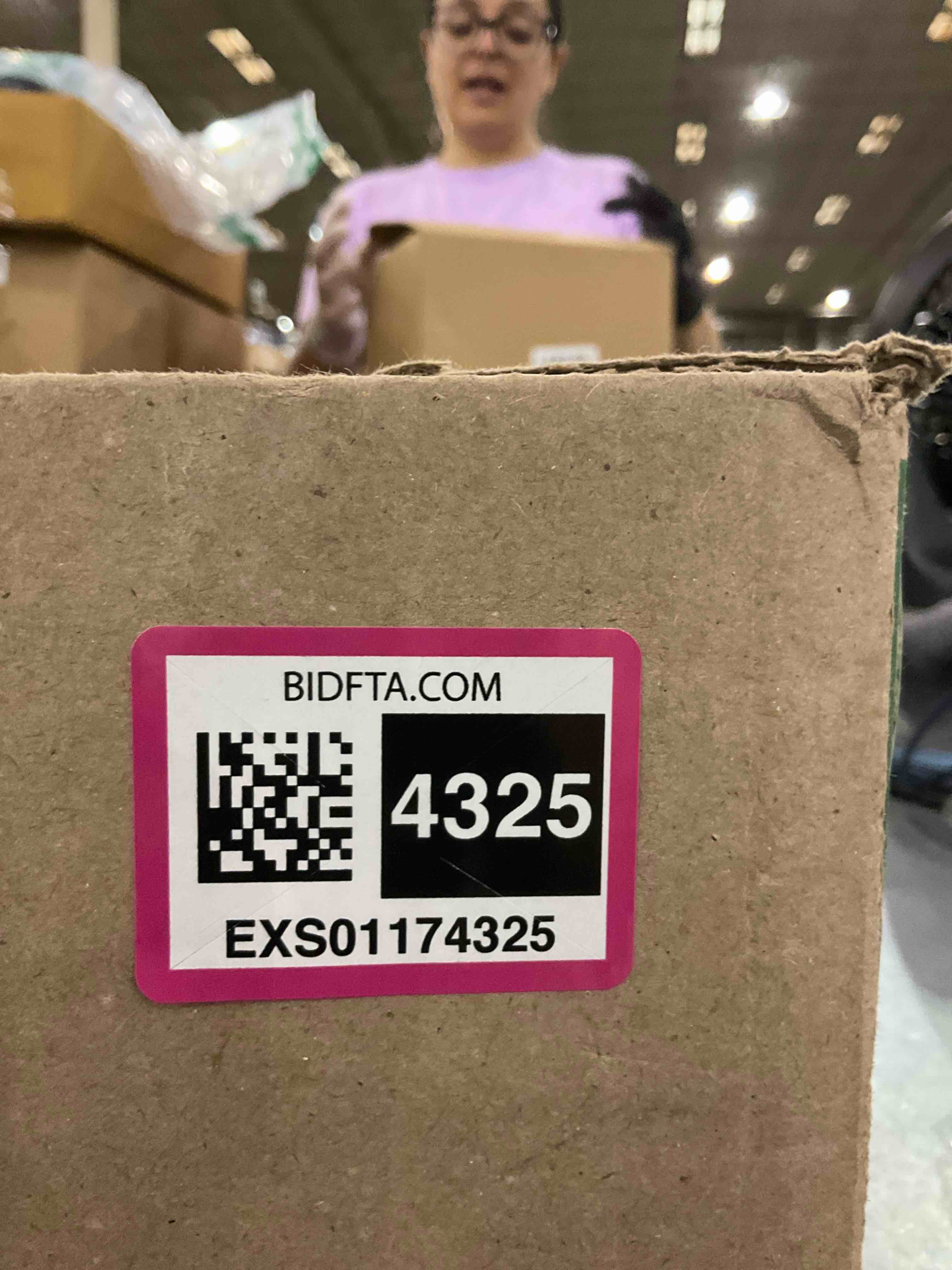 https://s3.amazonaws.com/lotting-images-prod/BargainHunt/EXS01174325_1715253924242.jpeg