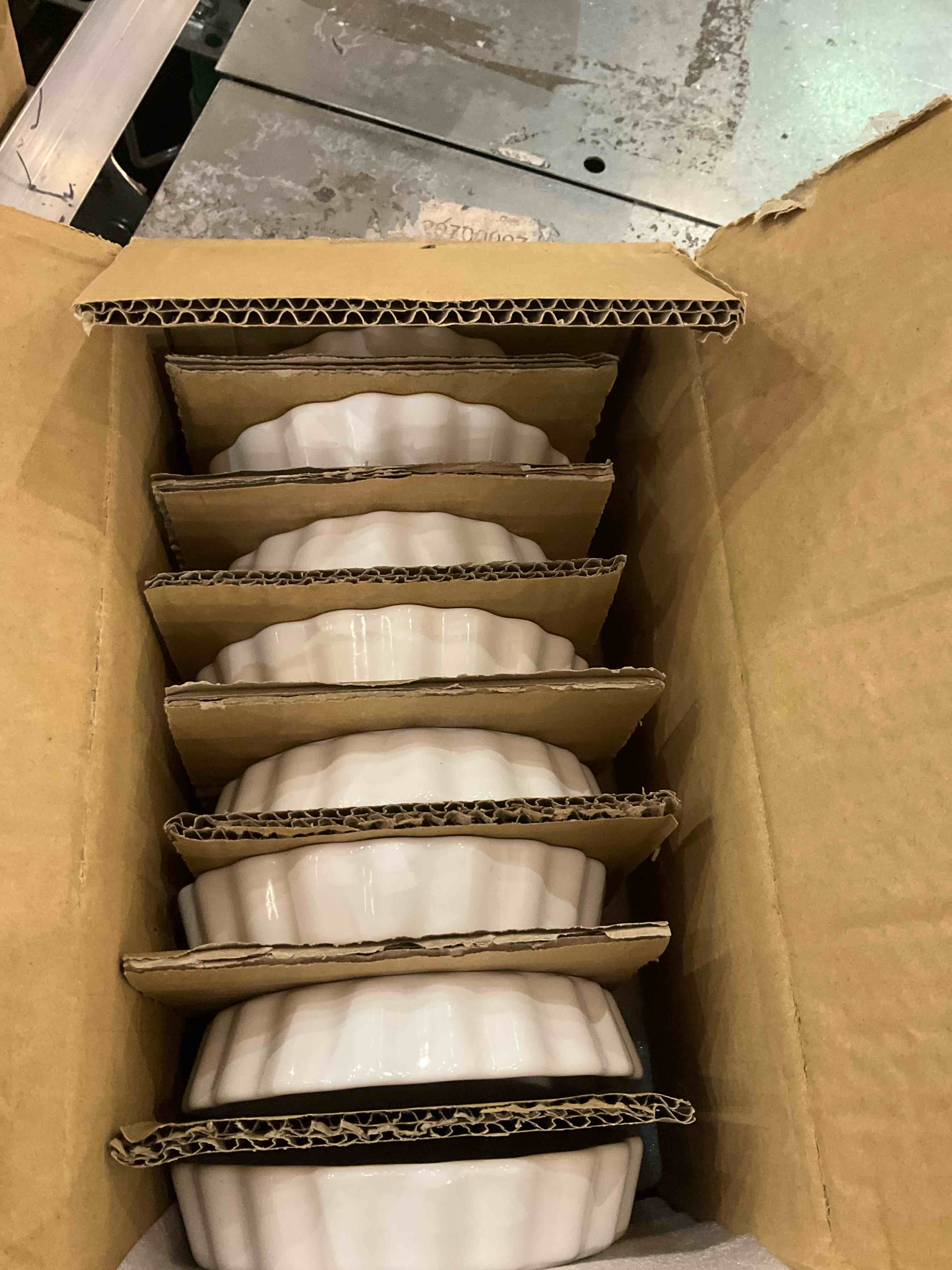https://s3.amazonaws.com/lotting-images-prod/BargainHunt/EXS01174378_1715264427716.jpeg
