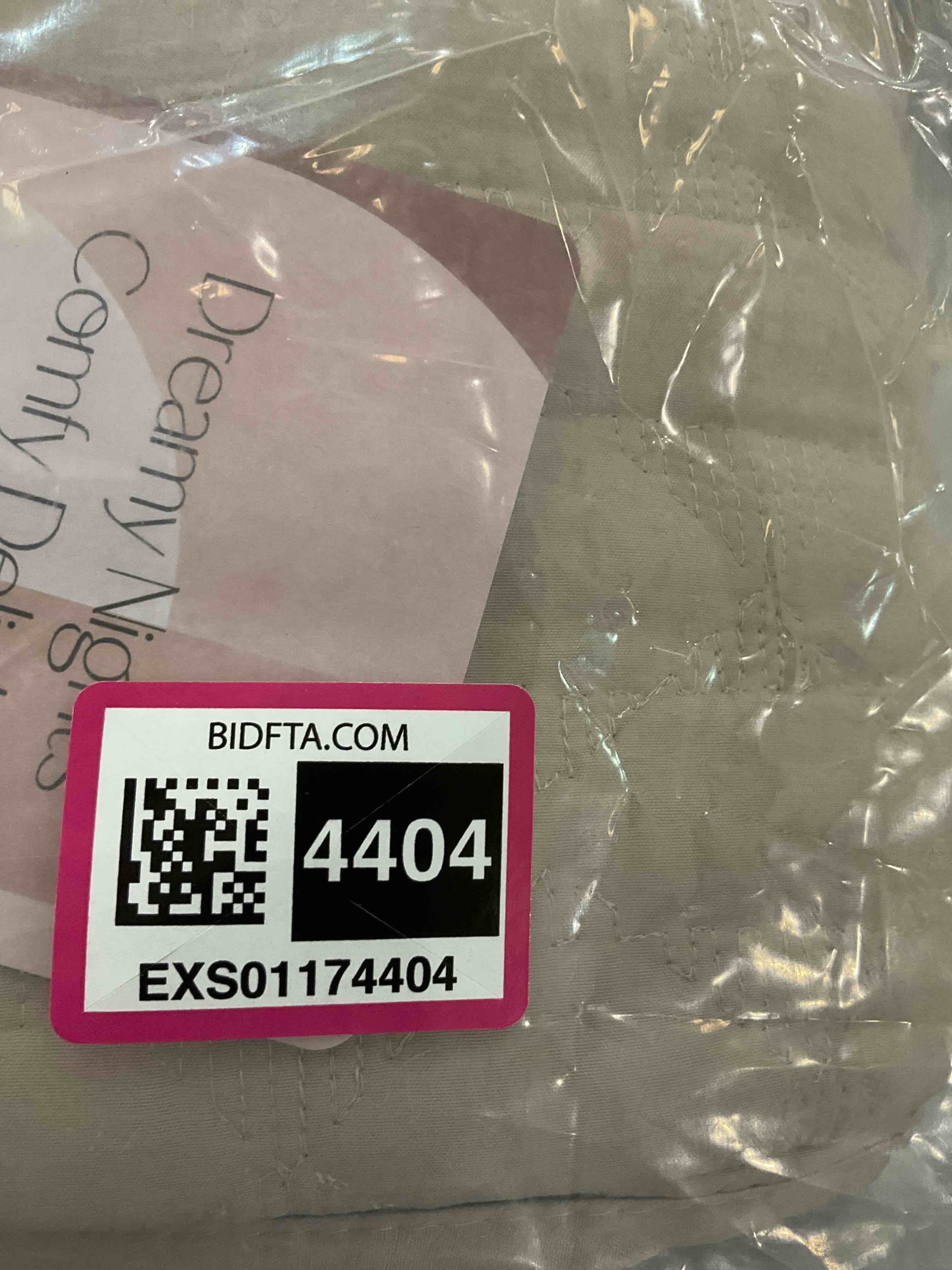 https://s3.amazonaws.com/lotting-images-prod/BargainHunt/EXS01174404_1715267681195.jpeg