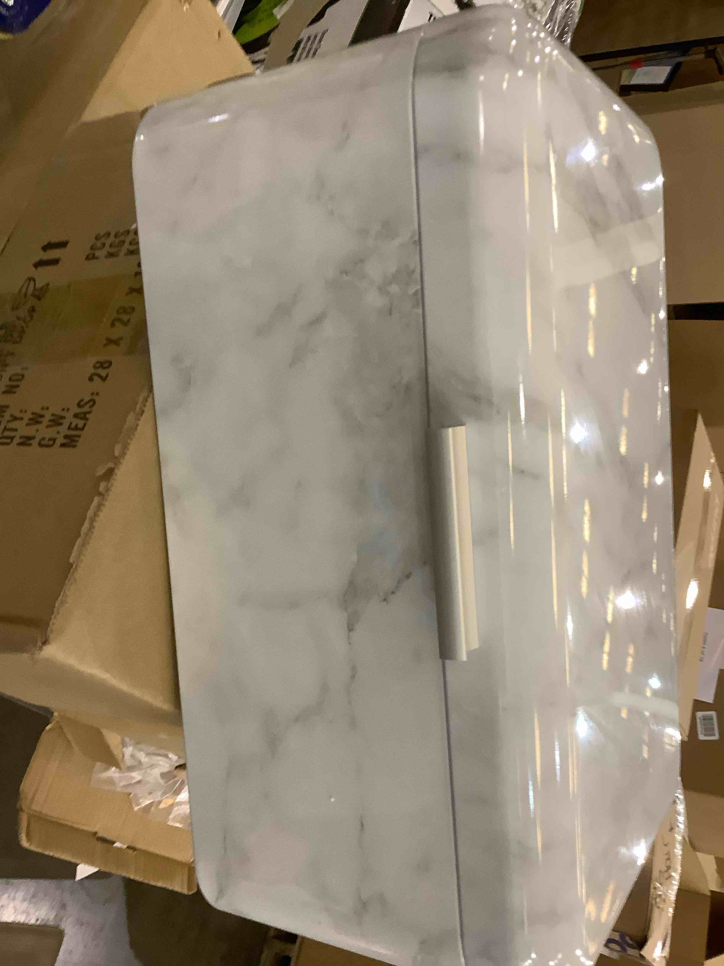 https://s3.amazonaws.com/lotting-images-prod/BargainHunt/EXS01174701_1708020654377.jpeg