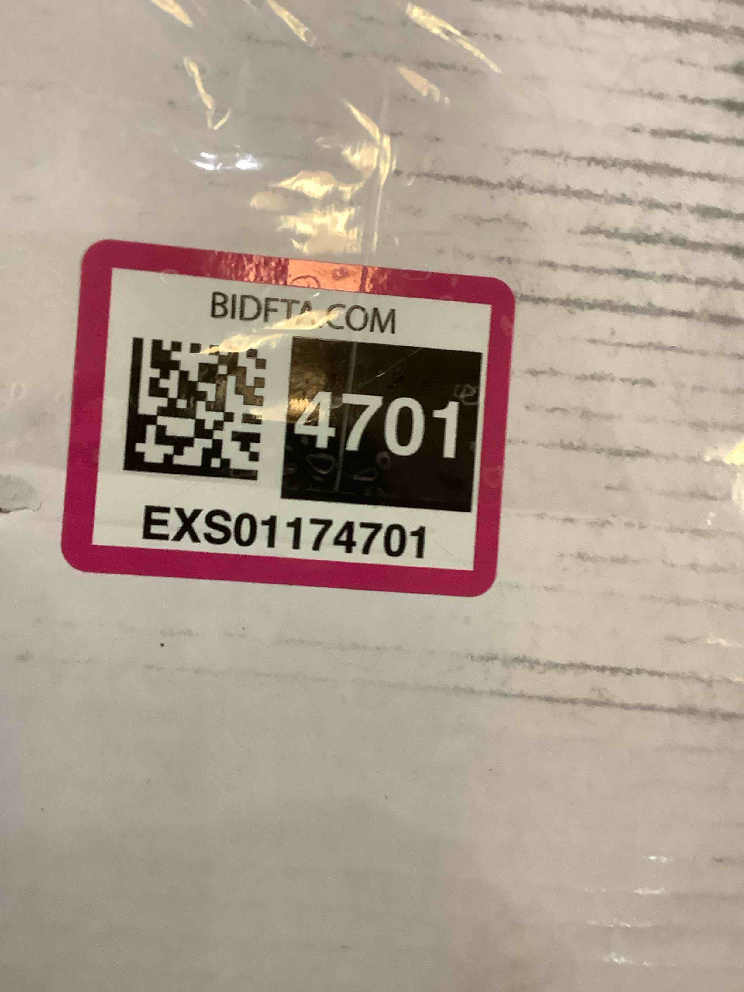 https://s3.amazonaws.com/lotting-images-prod/BargainHunt/EXS01174701_1708020735289.jpeg