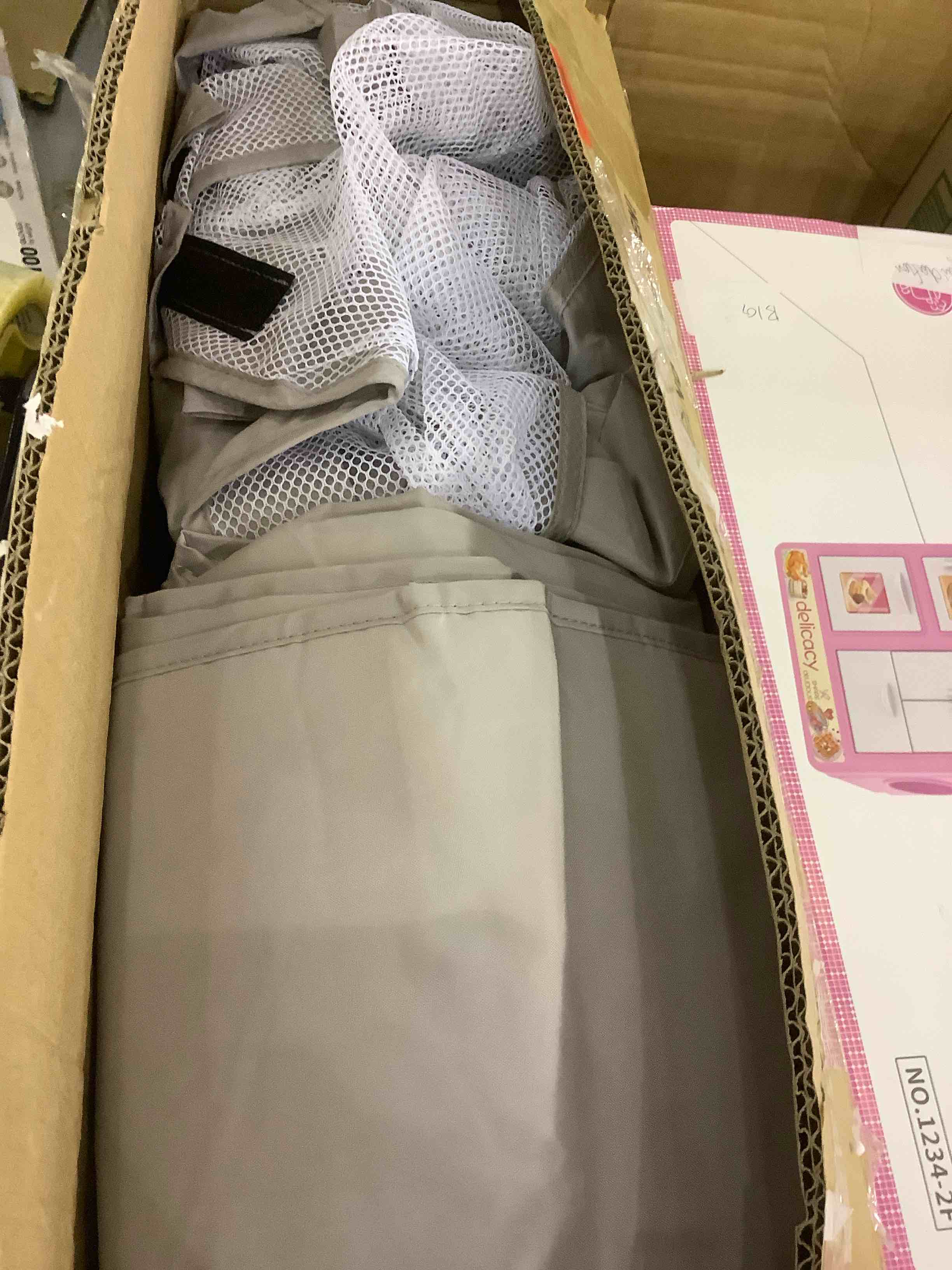 https://s3.amazonaws.com/lotting-images-prod/BargainHunt/EXS01174756_1708090901215.jpeg