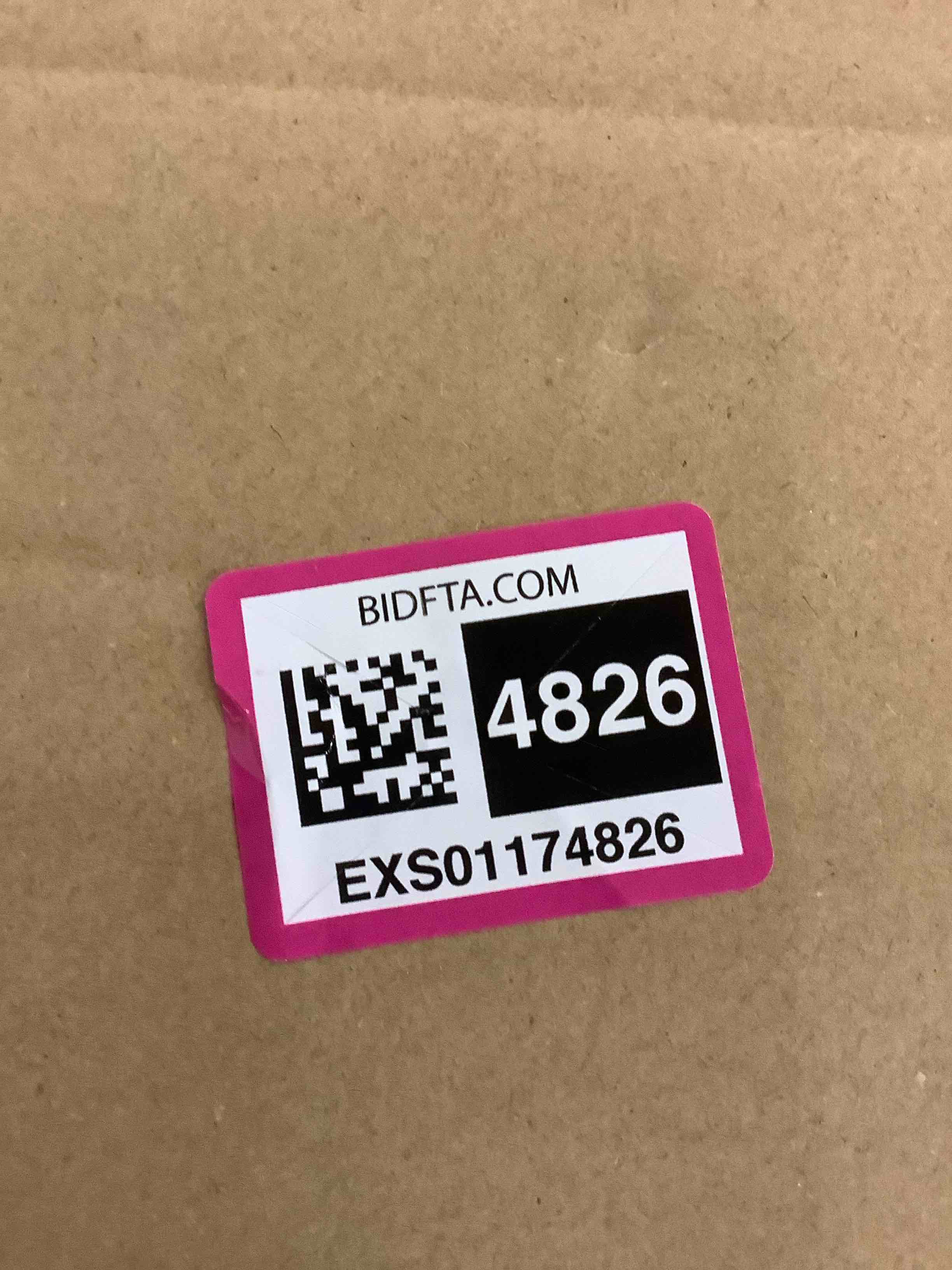https://s3.amazonaws.com/lotting-images-prod/BargainHunt/EXS01174826_1708107776615.jpeg