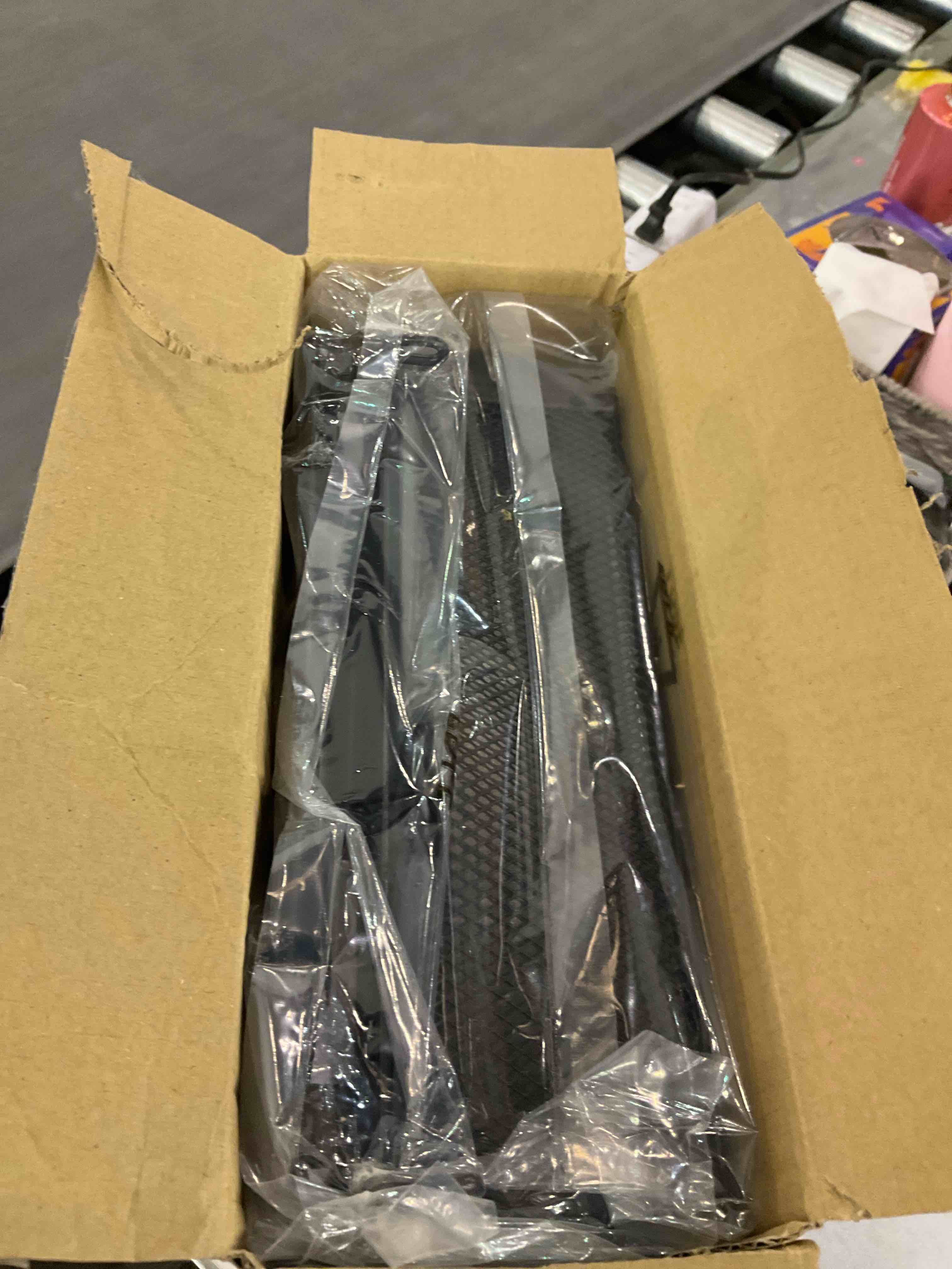 https://s3.amazonaws.com/lotting-images-prod/BargainHunt/EXS01174900_1709558525678.jpeg