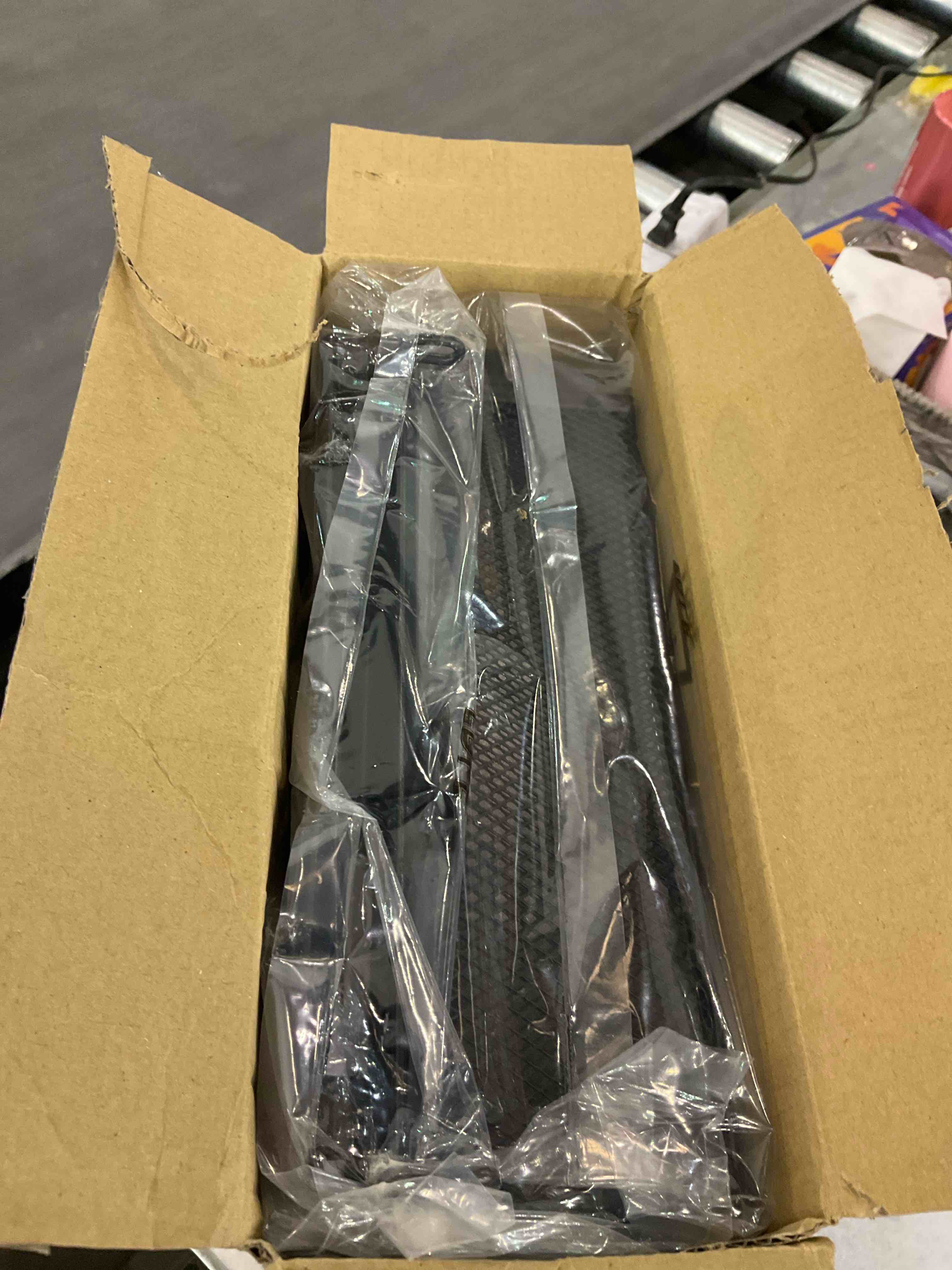 https://s3.amazonaws.com/lotting-images-prod/BargainHunt/EXS01174900_1709558527134.jpeg