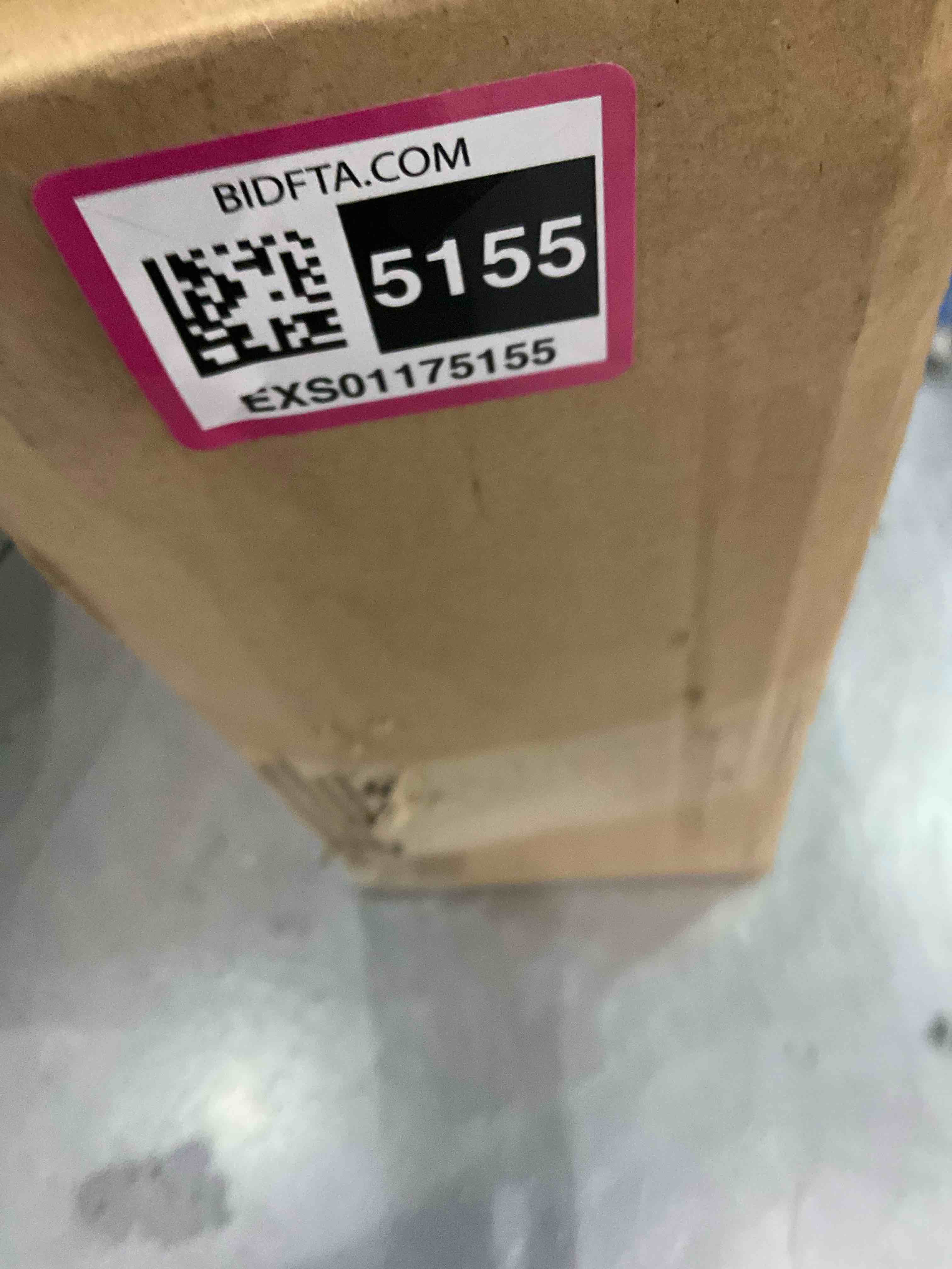 https://s3.amazonaws.com/lotting-images-prod/BargainHunt/EXS01175155_1709913573024.jpeg