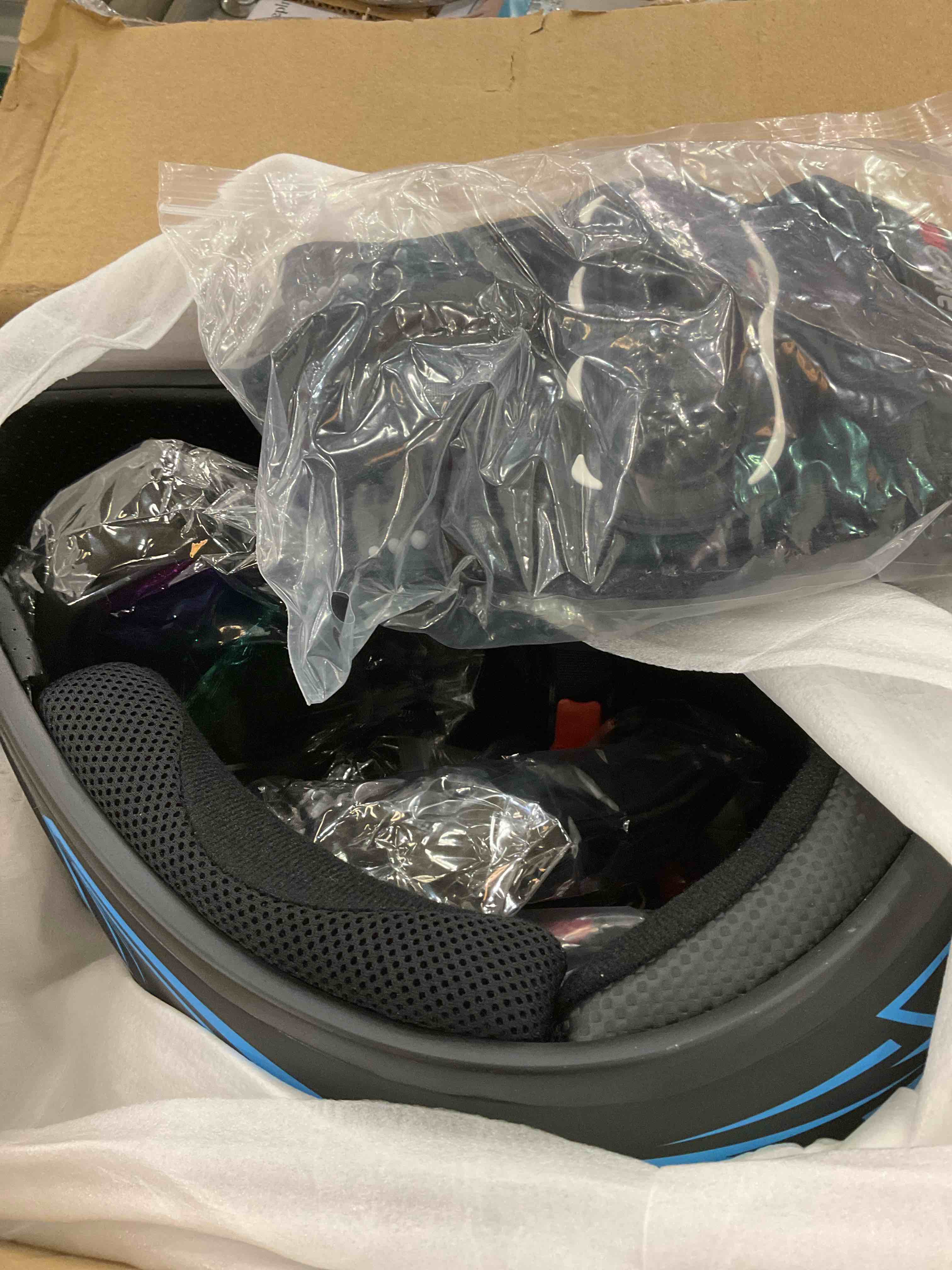 https://s3.amazonaws.com/lotting-images-prod/BargainHunt/EXS01175198_1709923725128.jpeg