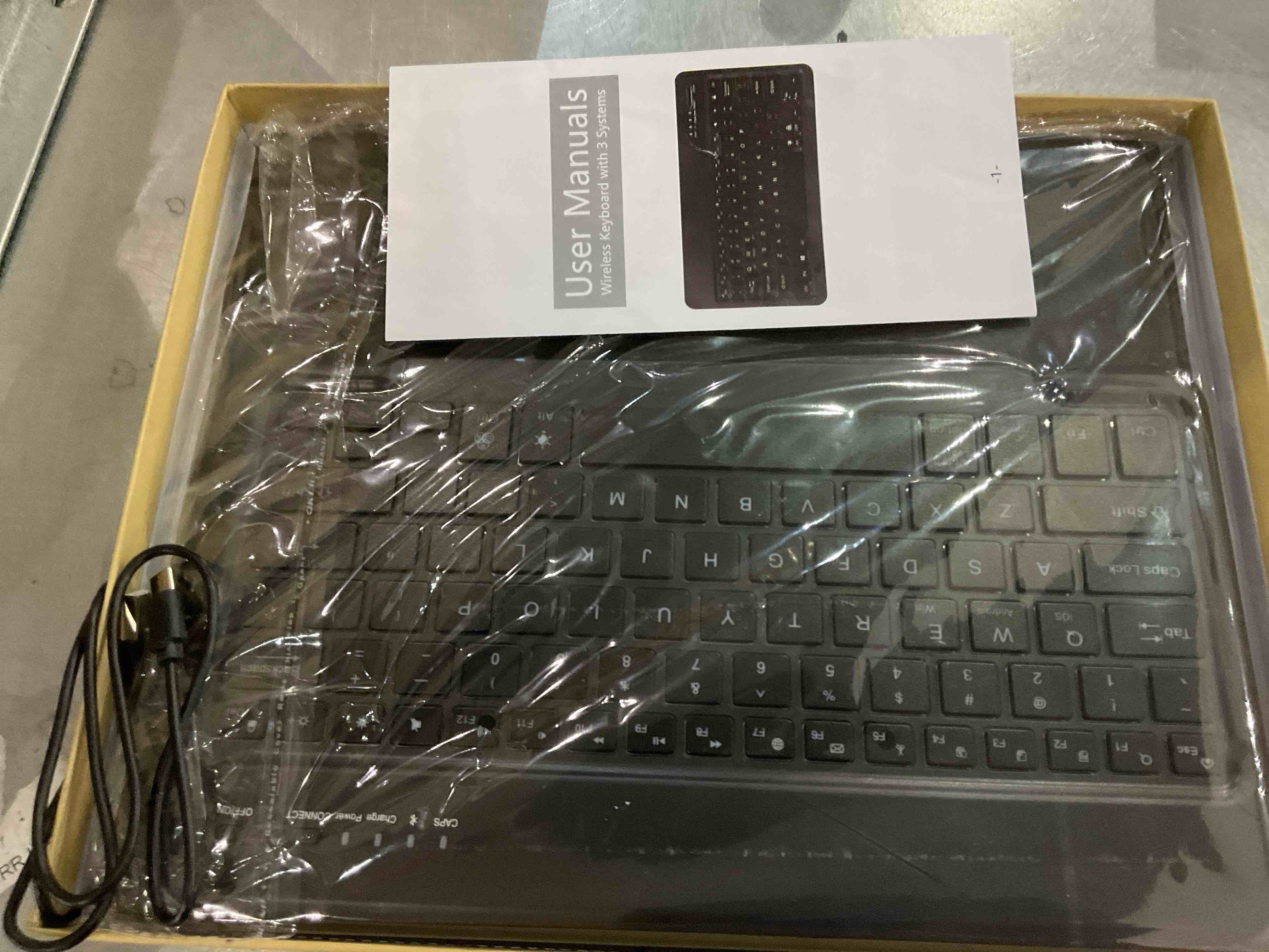 https://s3.amazonaws.com/lotting-images-prod/BargainHunt/EXS01175214_1710156559971.jpeg