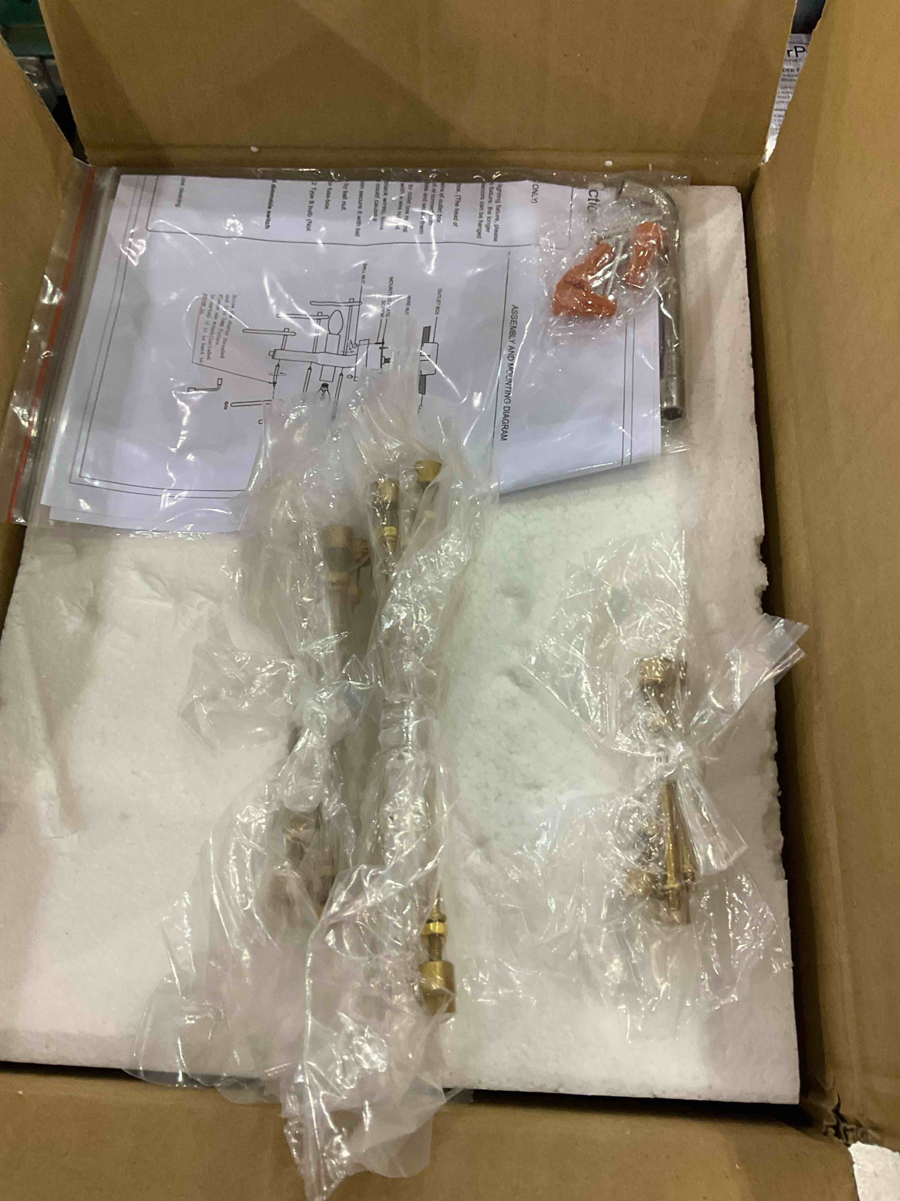 https://s3.amazonaws.com/lotting-images-prod/BargainHunt/EXS01175220_1710157712424.jpeg