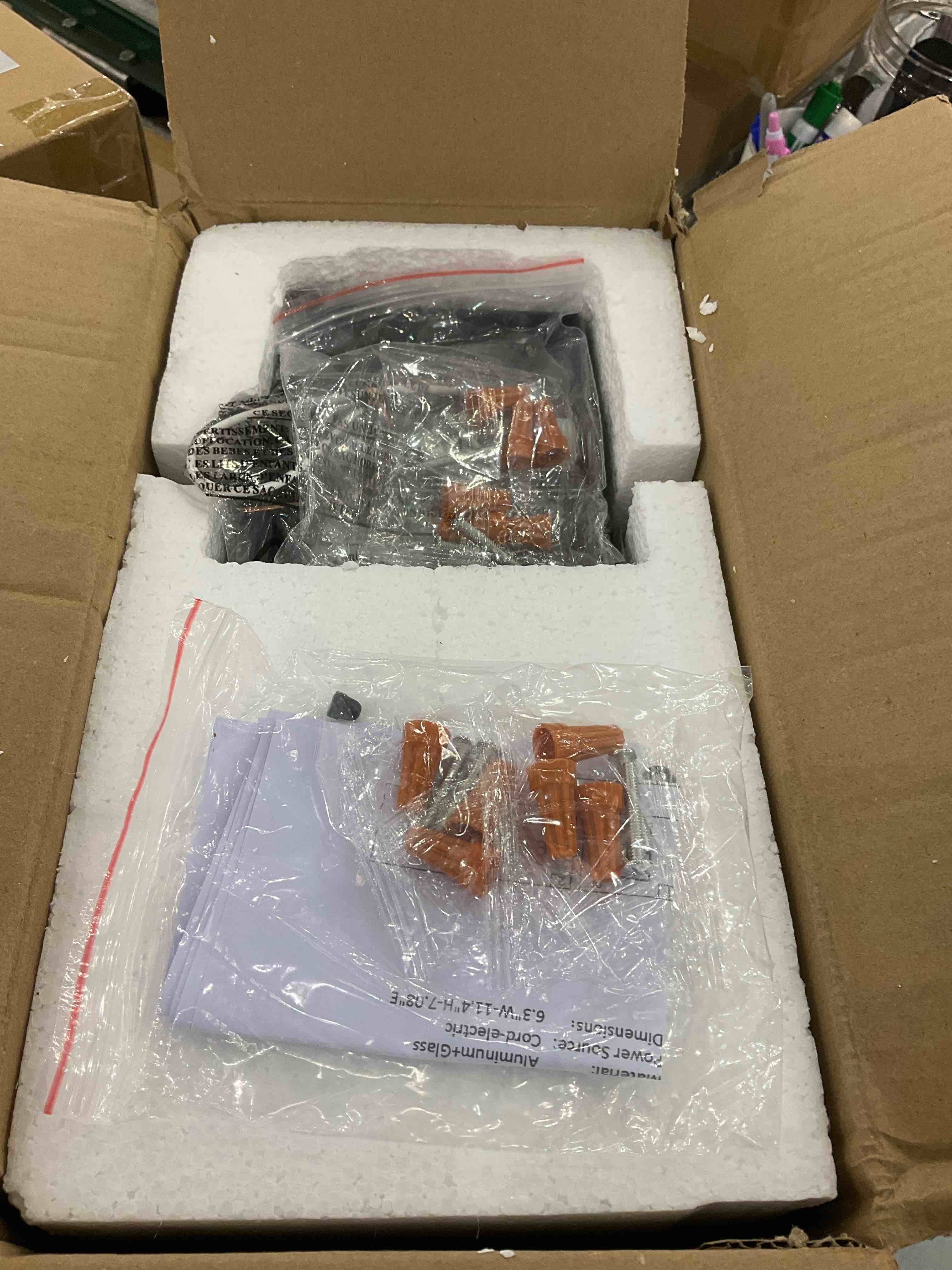 https://s3.amazonaws.com/lotting-images-prod/BargainHunt/EXS01175277_1710166492250.jpeg