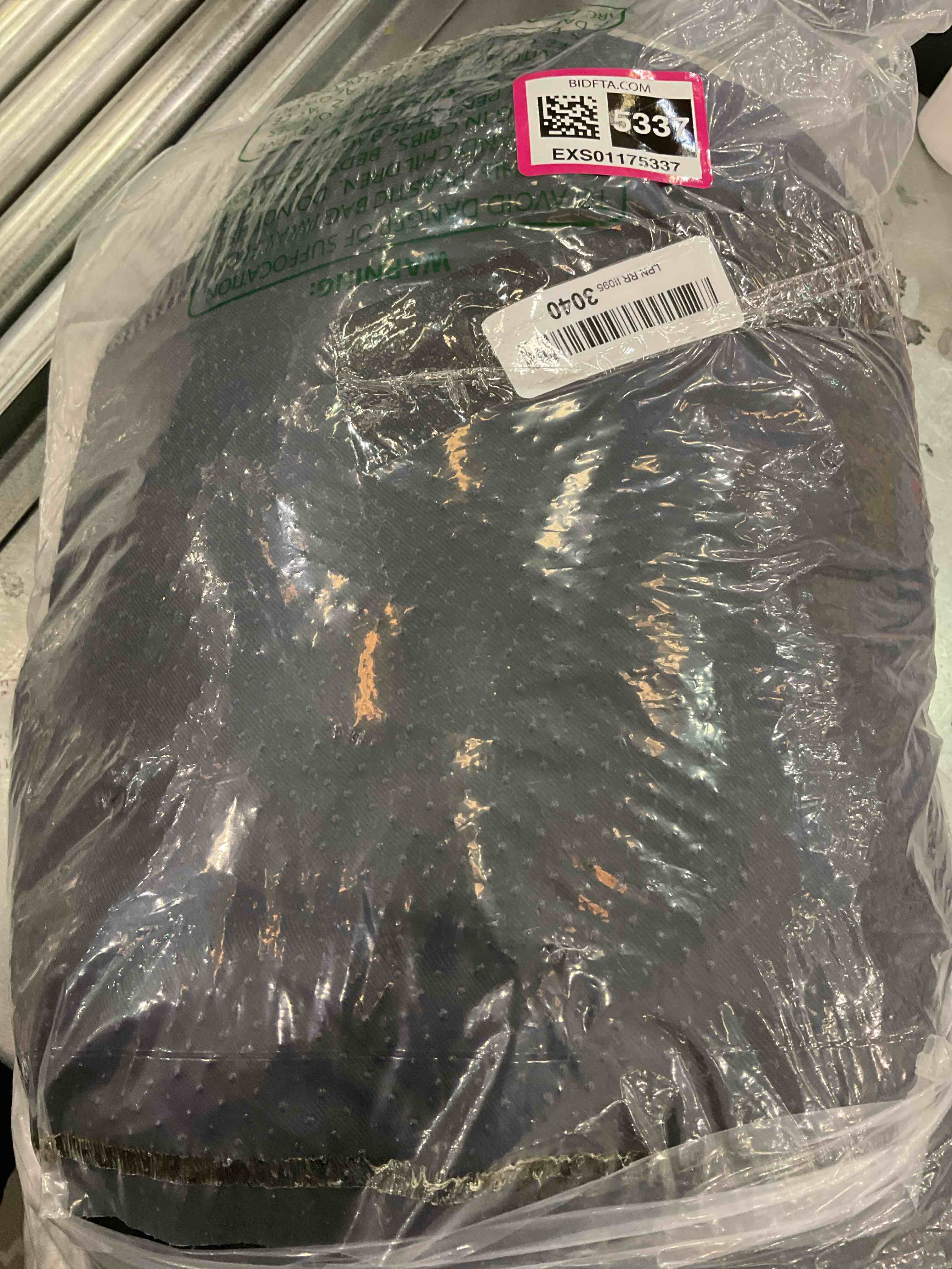 https://s3.amazonaws.com/lotting-images-prod/BargainHunt/EXS01175337_1710176978153.jpeg