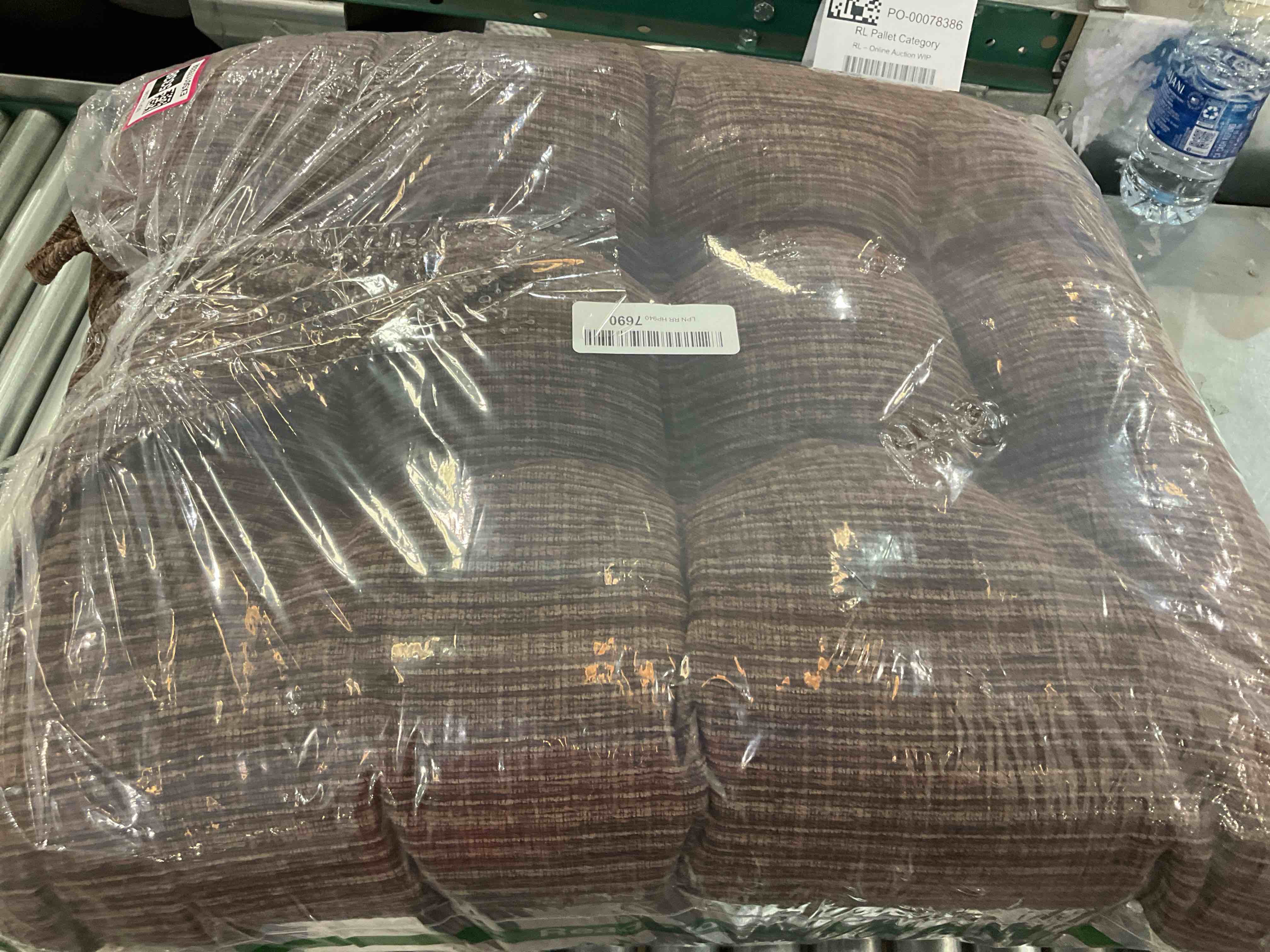 https://s3.amazonaws.com/lotting-images-prod/BargainHunt/EXS01175338_1710177051549.jpeg
