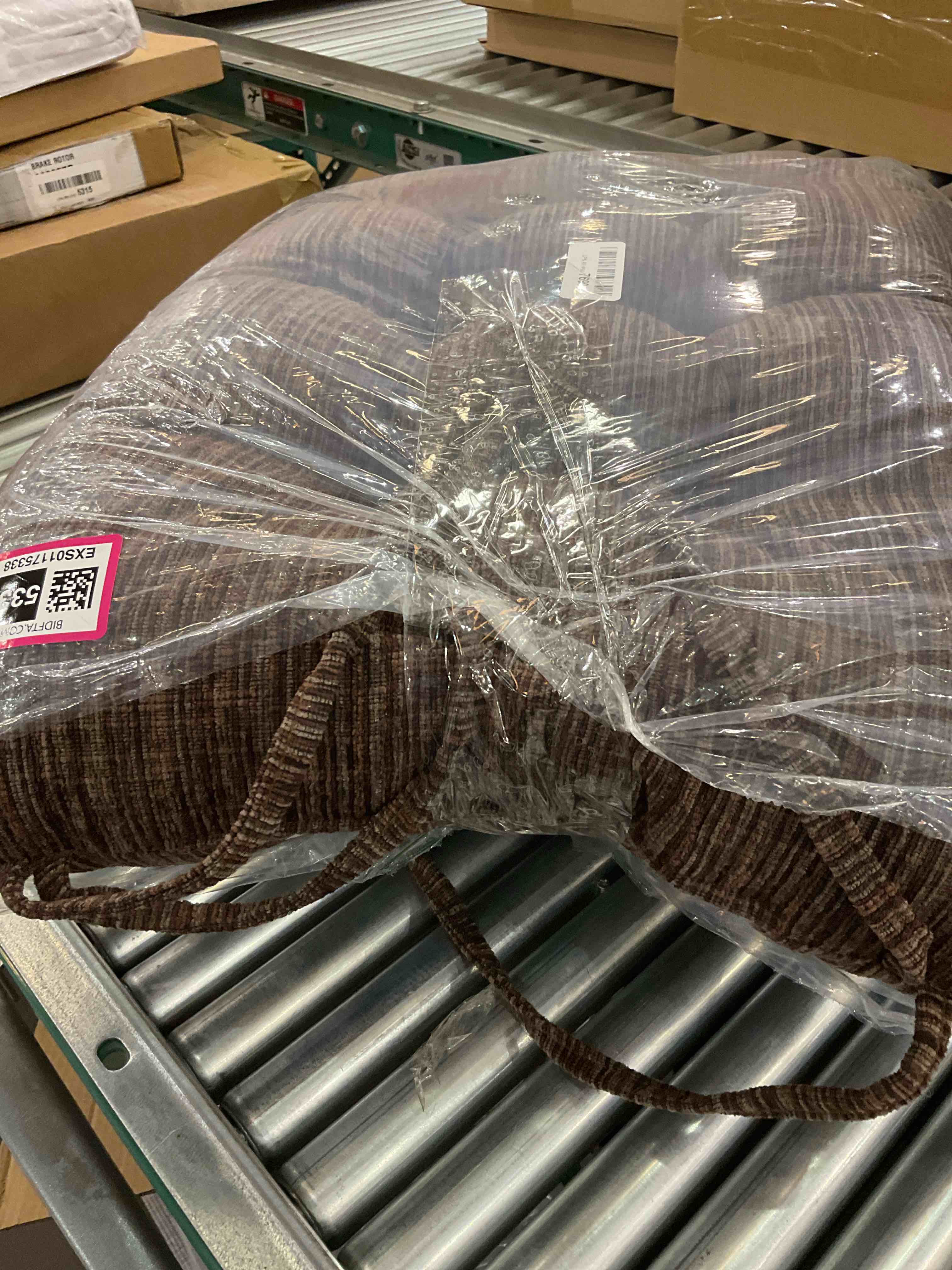 https://s3.amazonaws.com/lotting-images-prod/BargainHunt/EXS01175338_1710177055283.jpeg