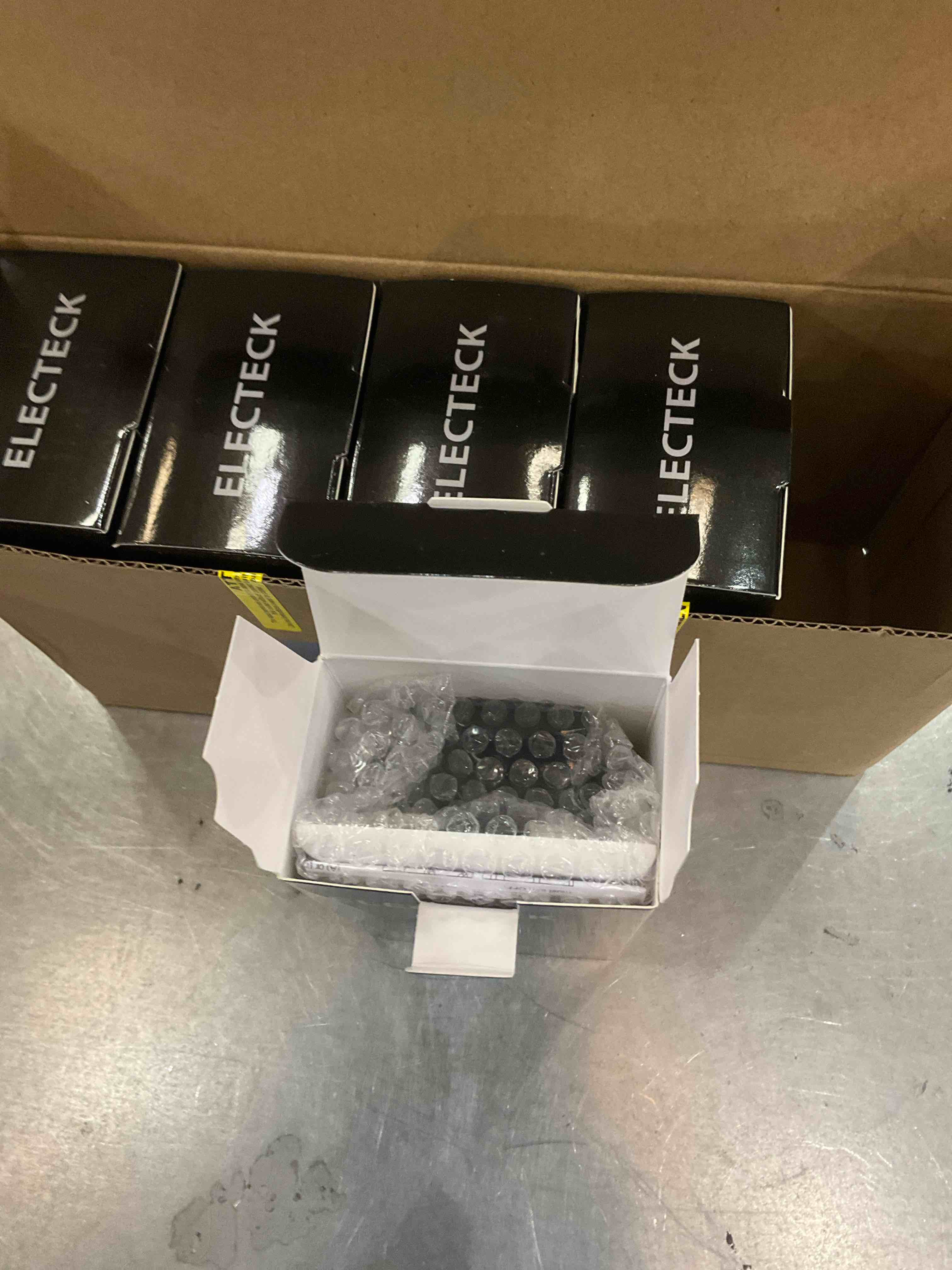 https://s3.amazonaws.com/lotting-images-prod/BargainHunt/EXS01175432_1710257287974.jpeg
