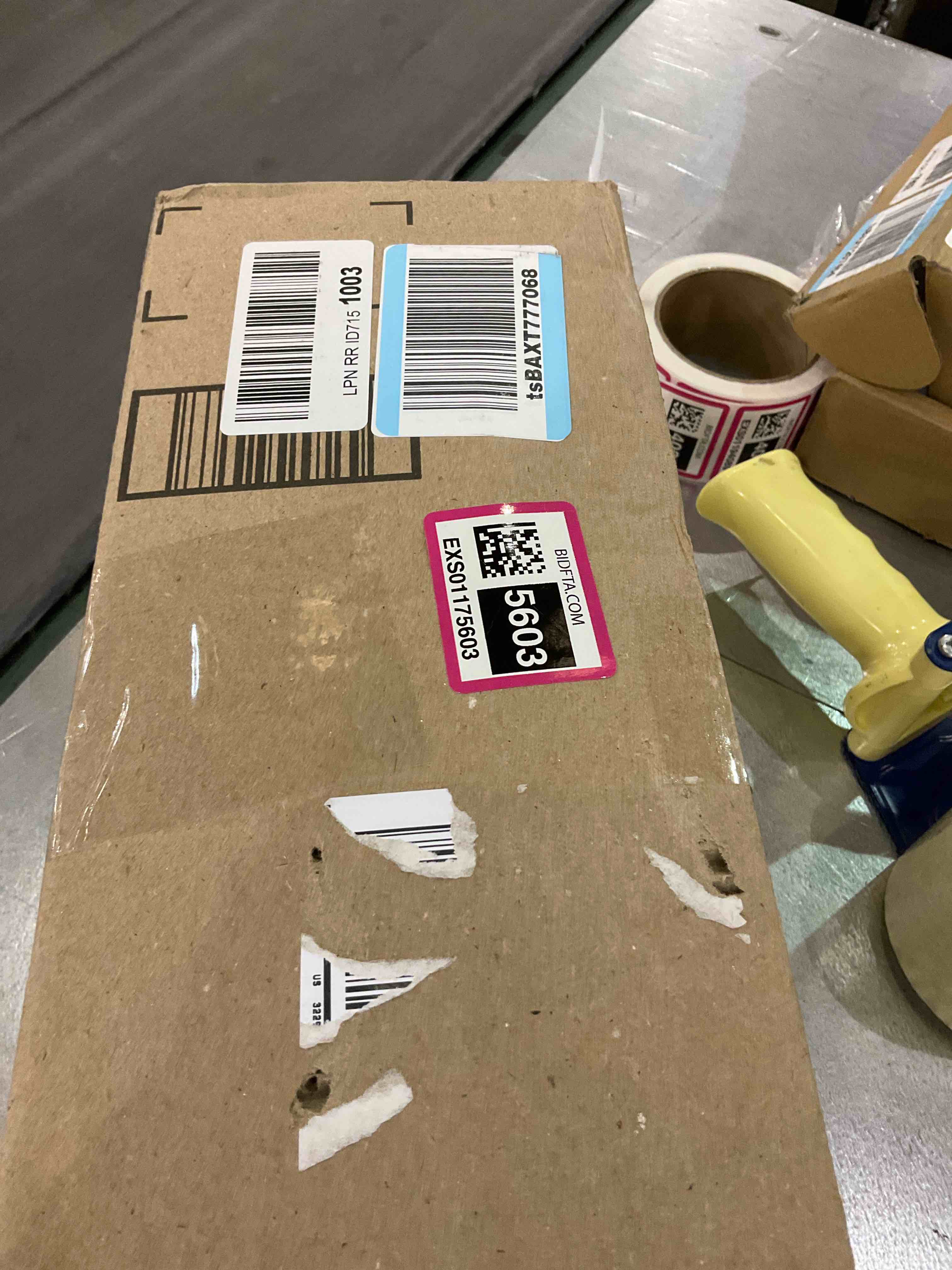 https://s3.amazonaws.com/lotting-images-prod/BargainHunt/EXS01175603_1709212838803.jpeg