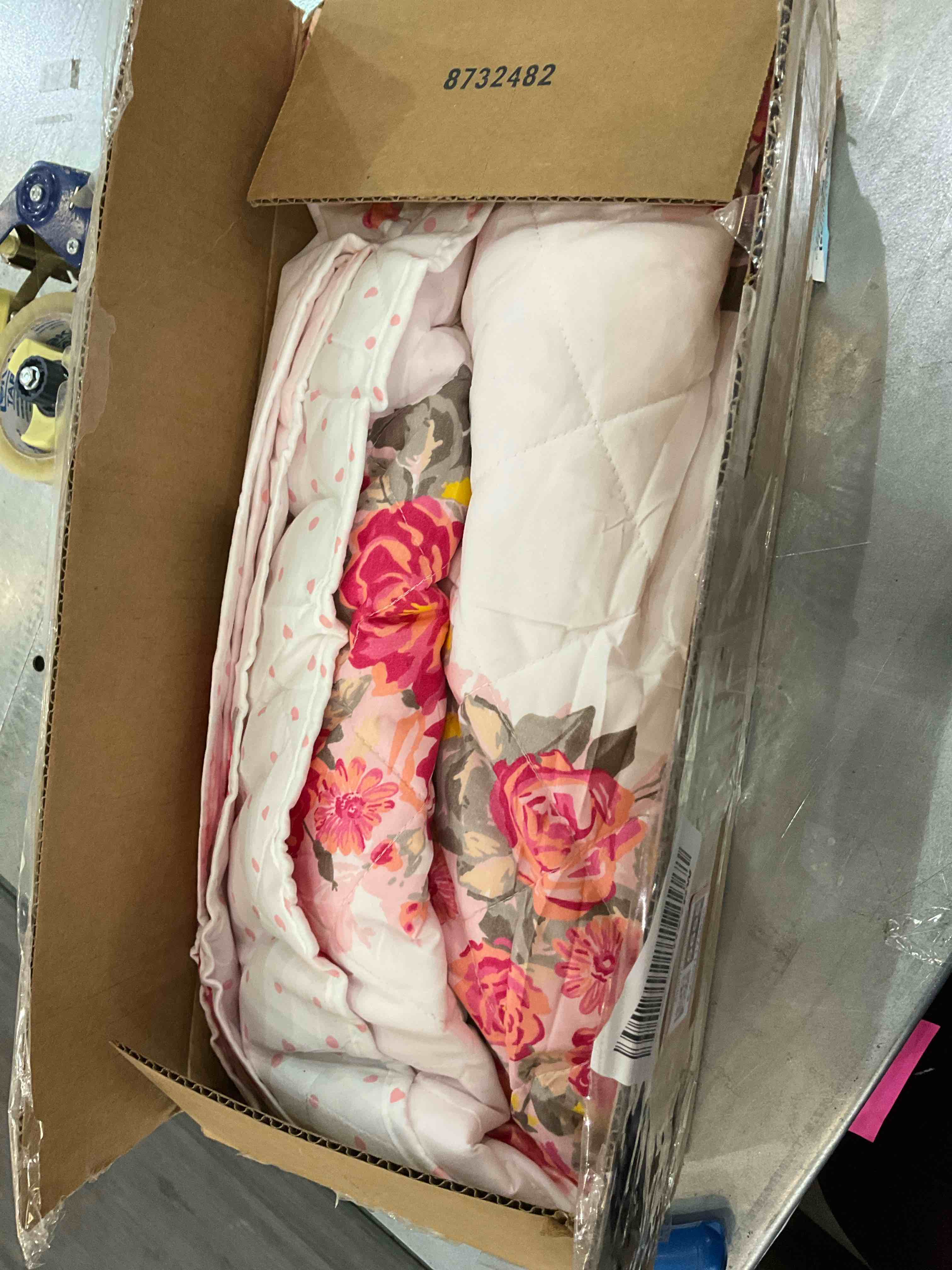 https://s3.amazonaws.com/lotting-images-prod/BargainHunt/EXS01175655_1709229825182.jpeg