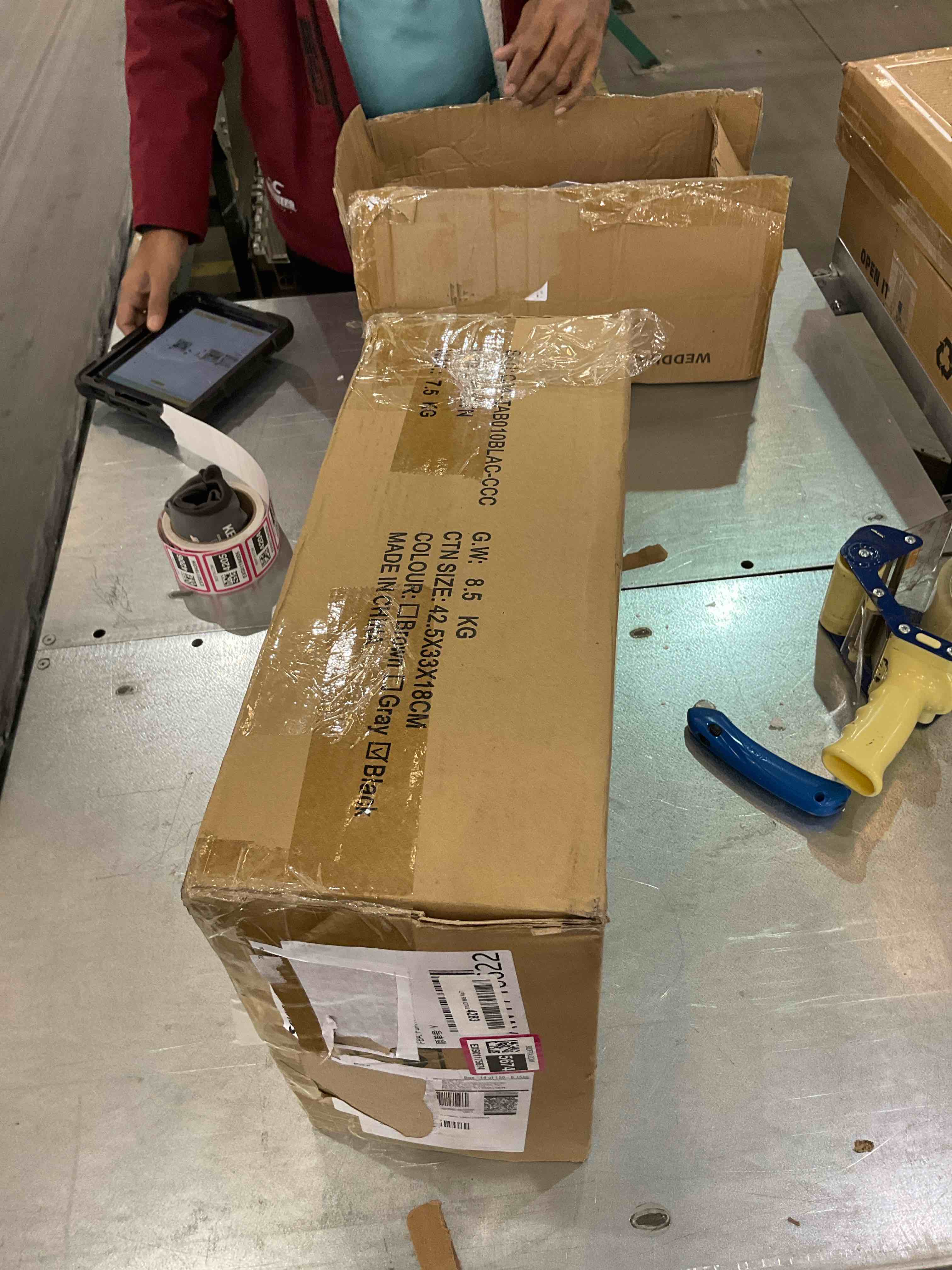 https://s3.amazonaws.com/lotting-images-prod/BargainHunt/EXS01175674_1709237542349.jpeg