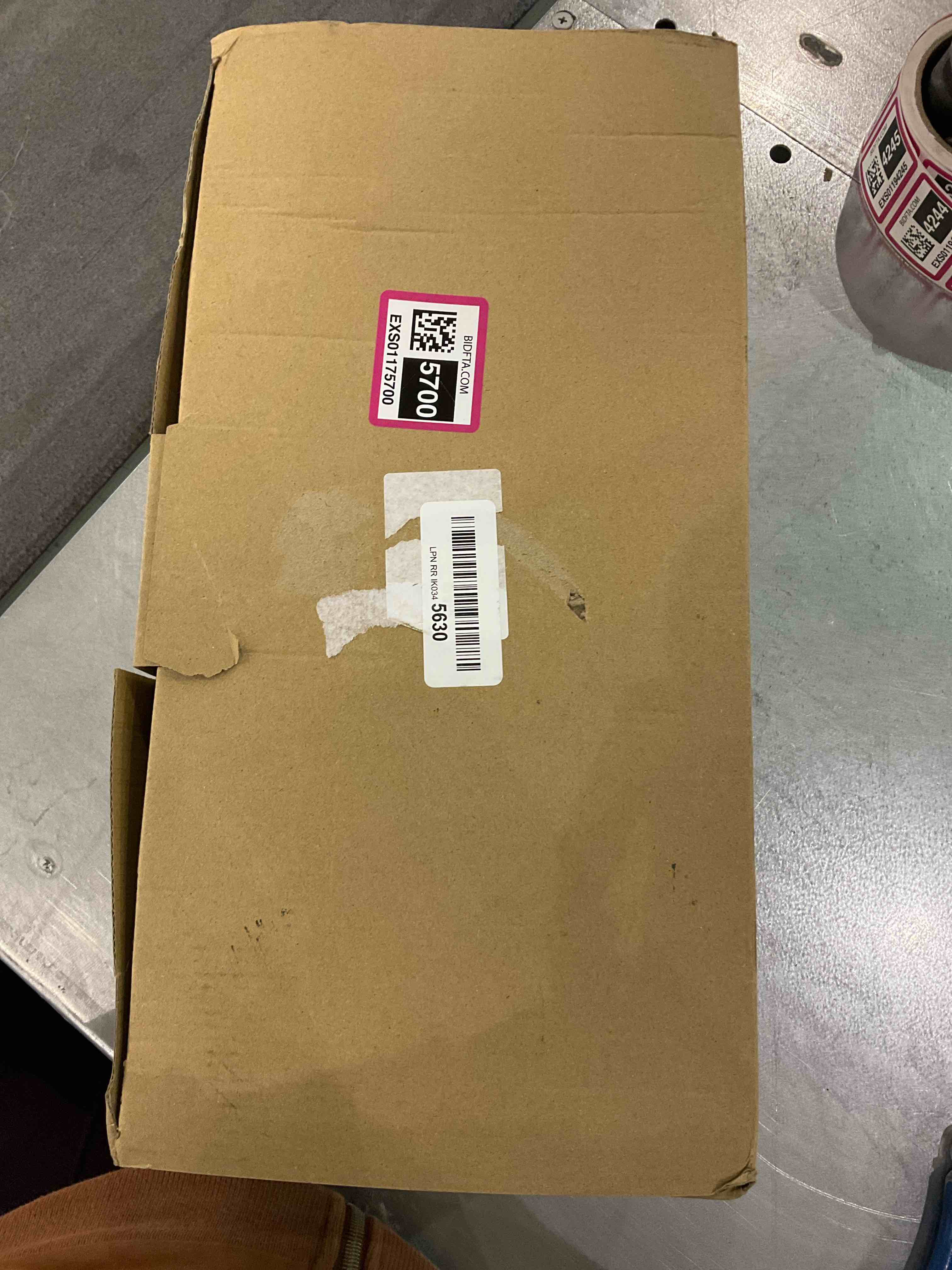https://s3.amazonaws.com/lotting-images-prod/BargainHunt/EXS01175700_1709298802418.jpeg
