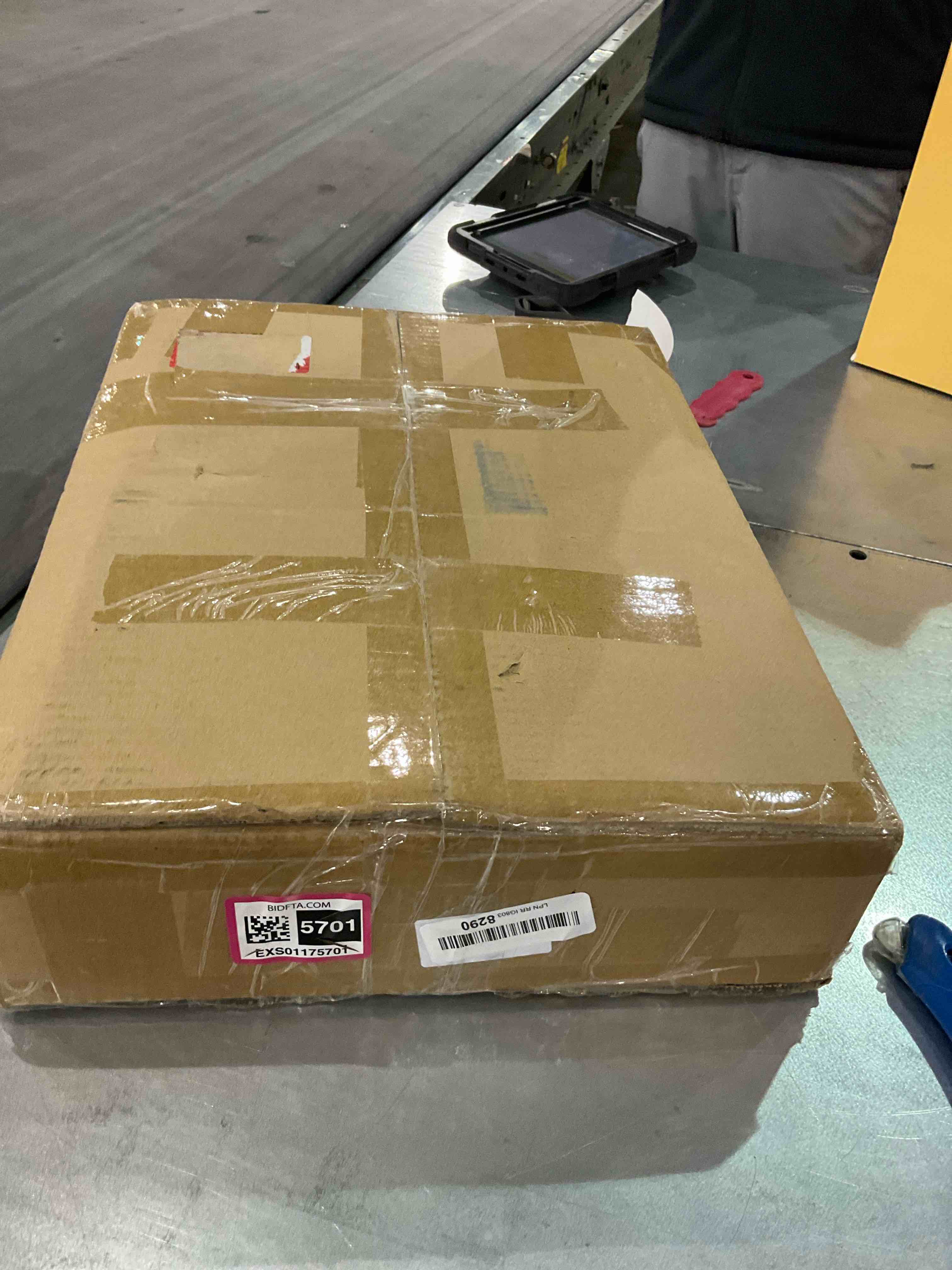 https://s3.amazonaws.com/lotting-images-prod/BargainHunt/EXS01175701_1709298928264.jpeg