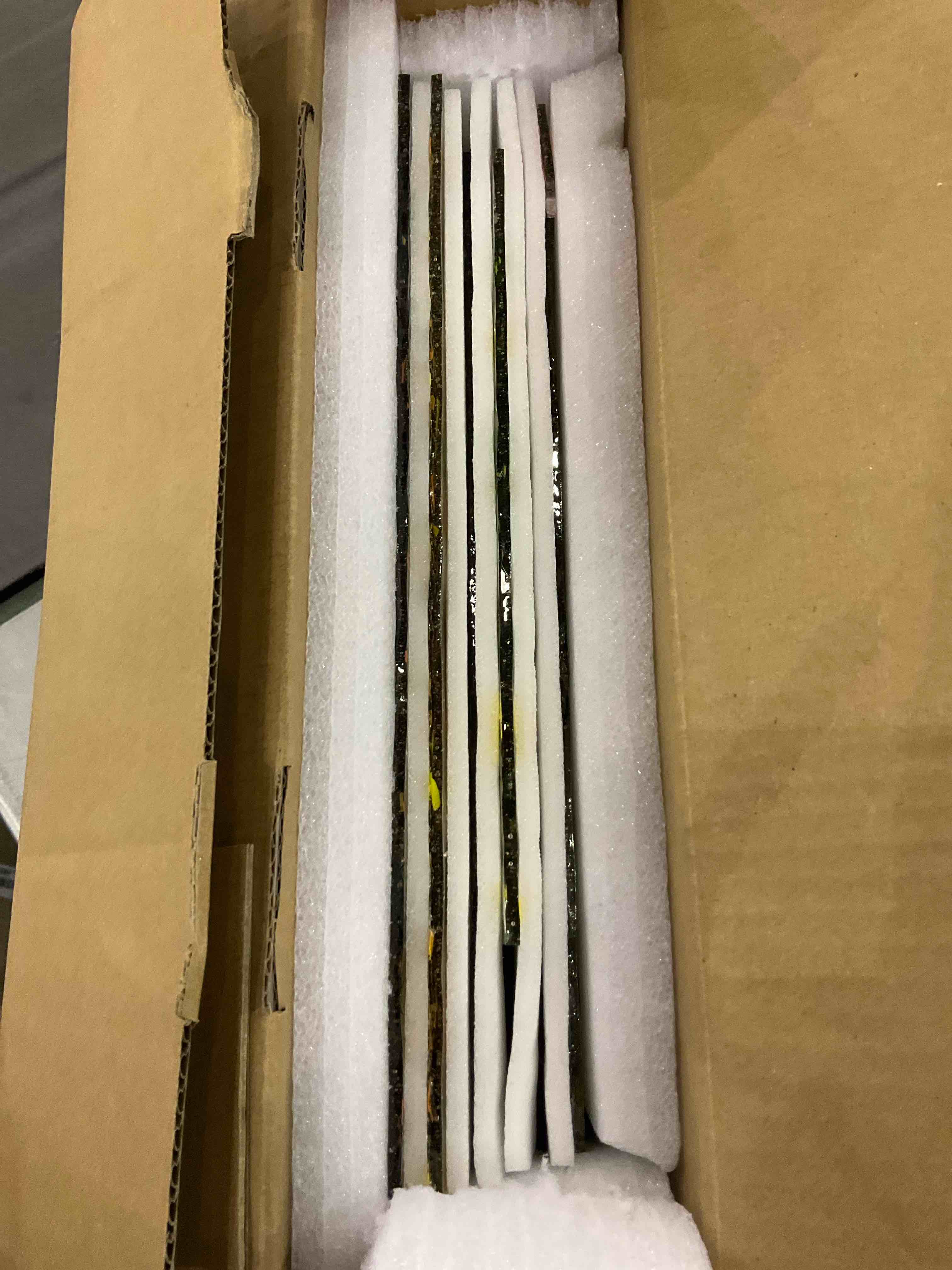 https://s3.amazonaws.com/lotting-images-prod/BargainHunt/EXS01175761_1709644756252.jpeg