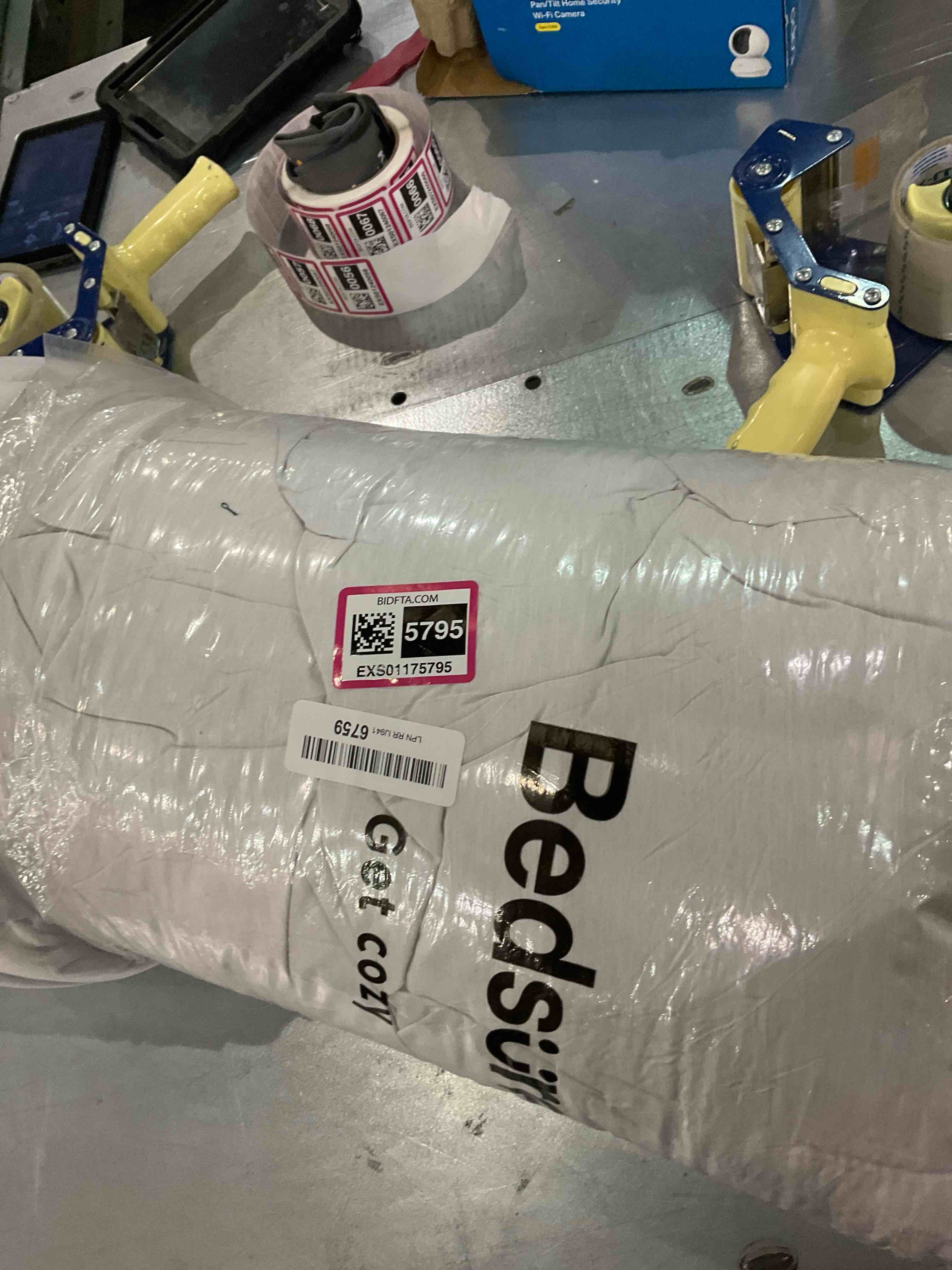 Bedsure California King Comforter Set - White Comforter Cal King Size, Soft Bedding for All Seasons, Cationic Dyed Bedding Set, 3 Pieces, 1 Comforter (104"x96") and 2 Pillow Shams (20"x36"+2")