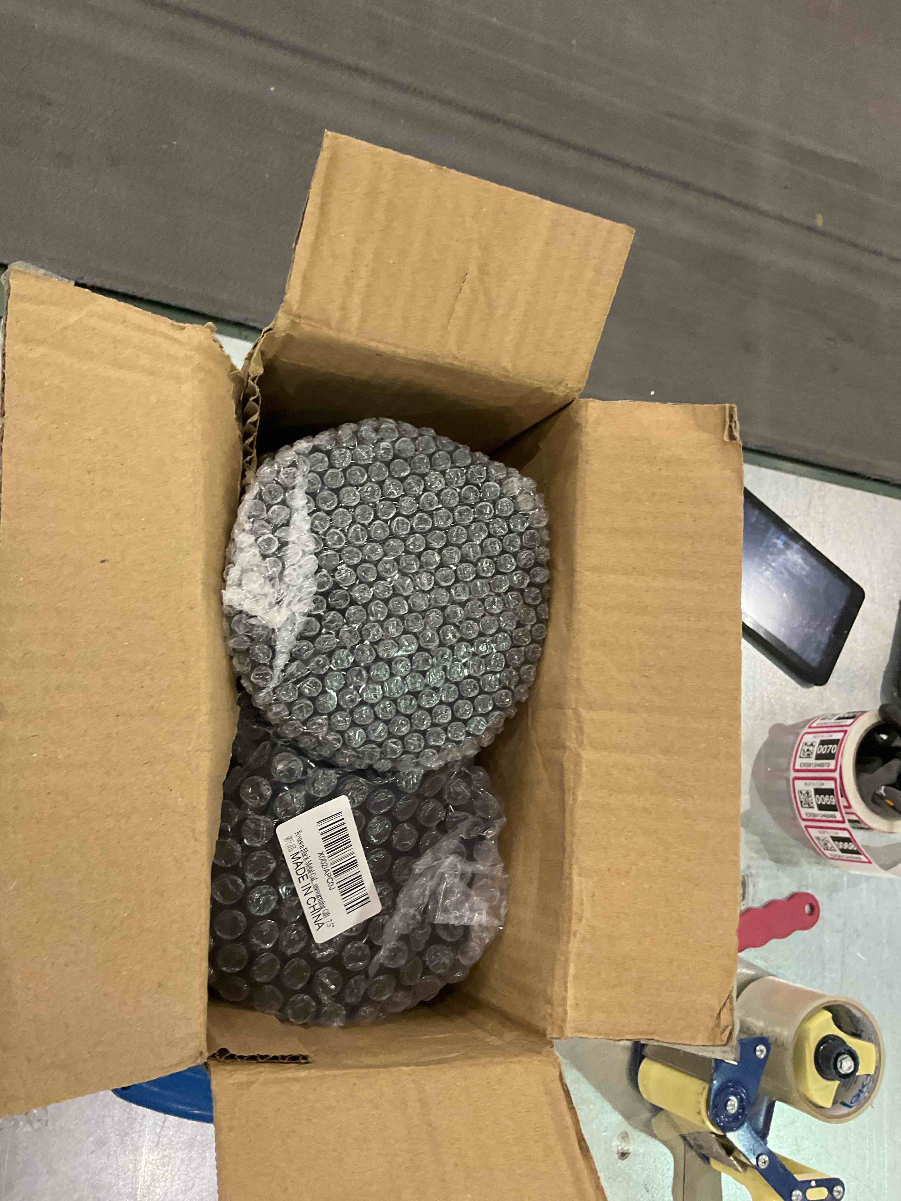 https://s3.amazonaws.com/lotting-images-prod/BargainHunt/EXS01175822_1709656477859.jpeg
