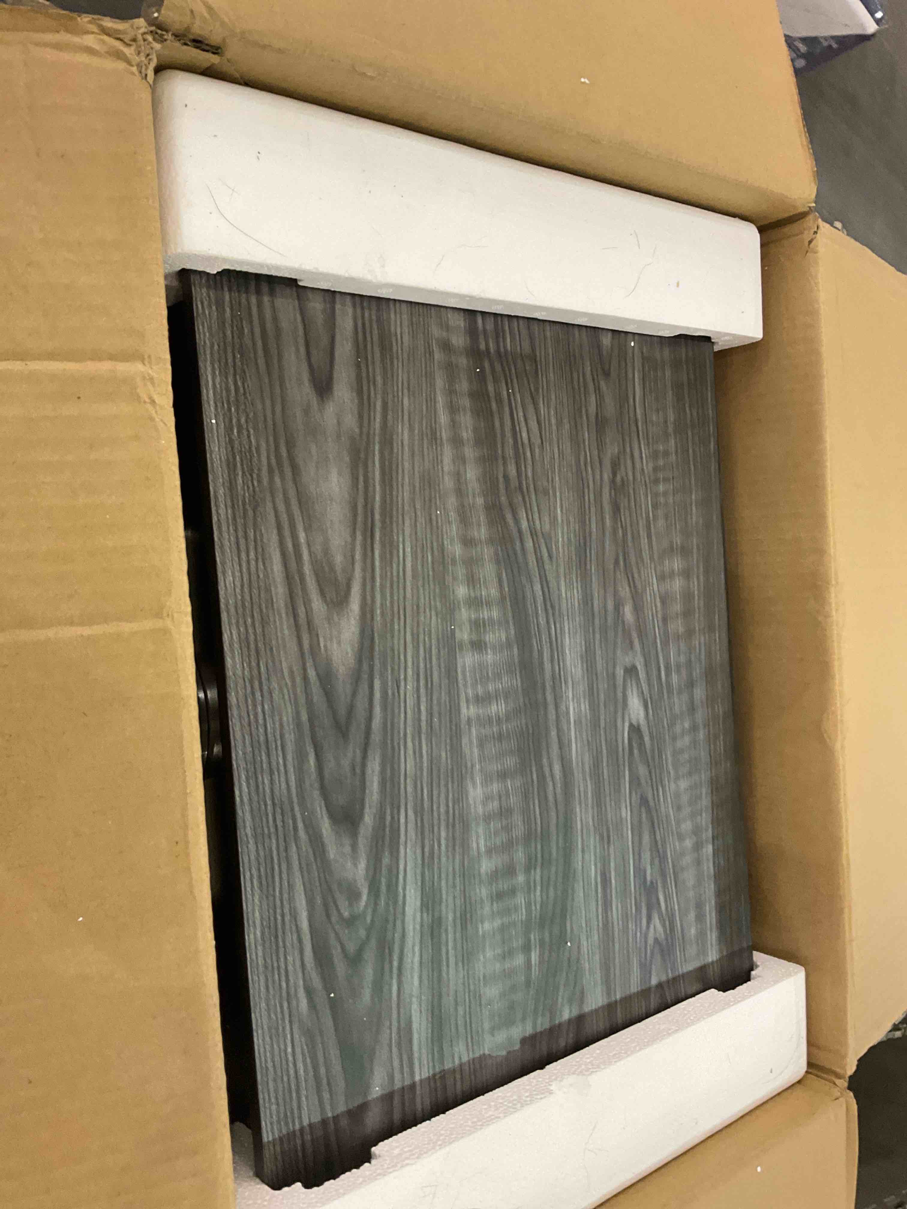 https://s3.amazonaws.com/lotting-images-prod/BargainHunt/EXS01175963_1709741995624.jpeg