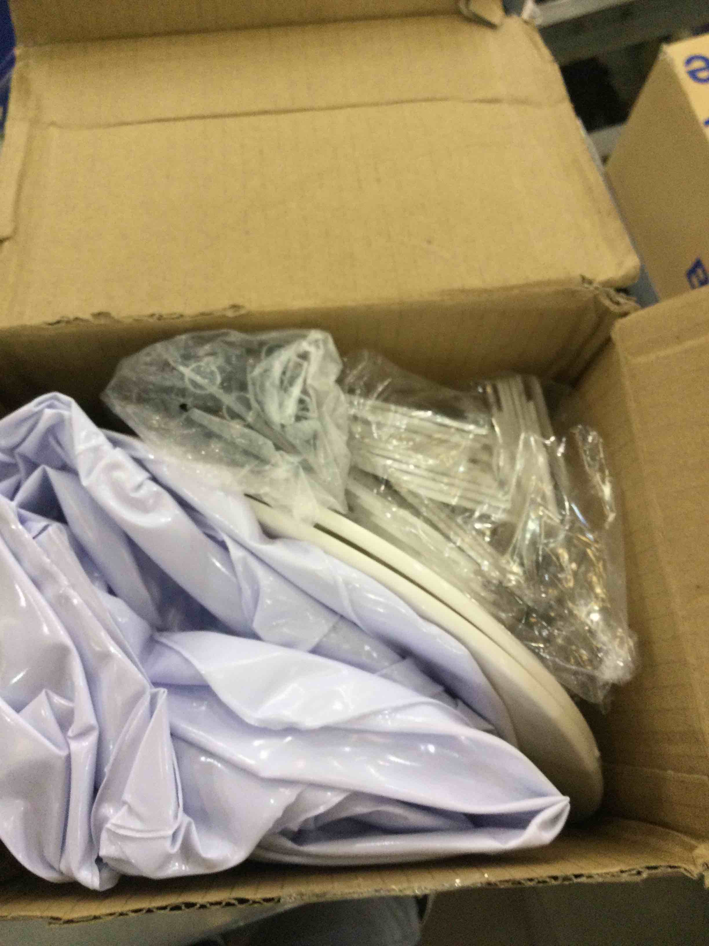 https://s3.amazonaws.com/lotting-images-prod/BargainHunt/EXS01176091_1708964003057.jpeg