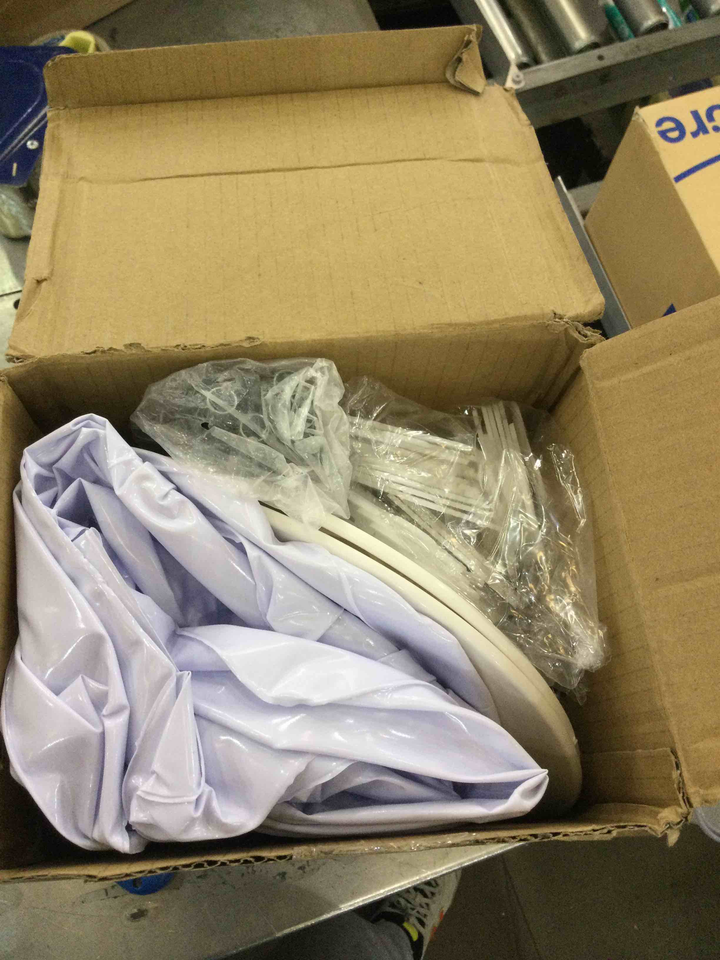 https://s3.amazonaws.com/lotting-images-prod/BargainHunt/EXS01176091_1708964004766.jpeg