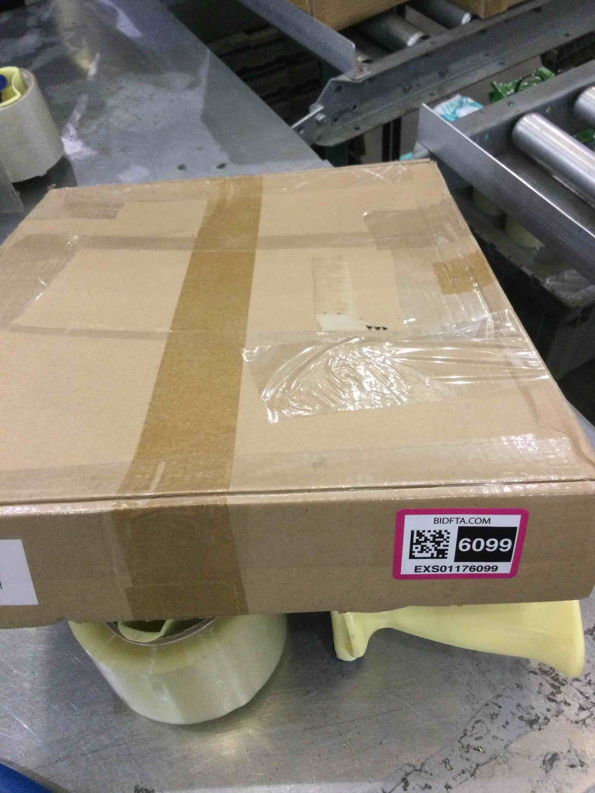 https://s3.amazonaws.com/lotting-images-prod/BargainHunt/EXS01176099_1708964635182.jpeg