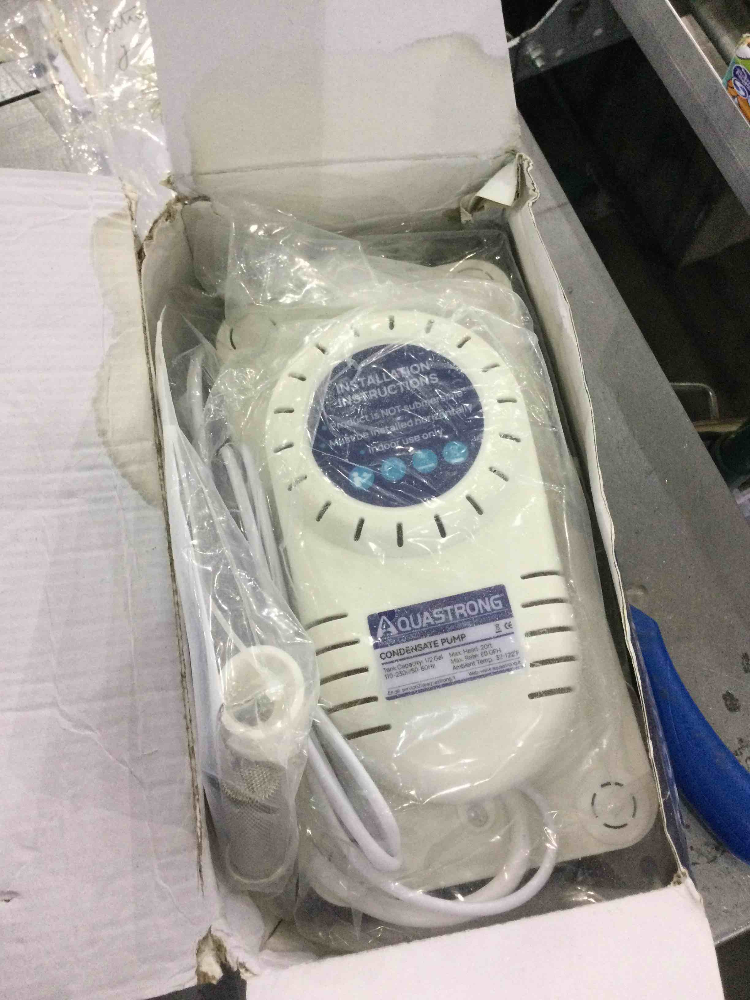 https://s3.amazonaws.com/lotting-images-prod/BargainHunt/EXS01176217_1709038623098.jpeg