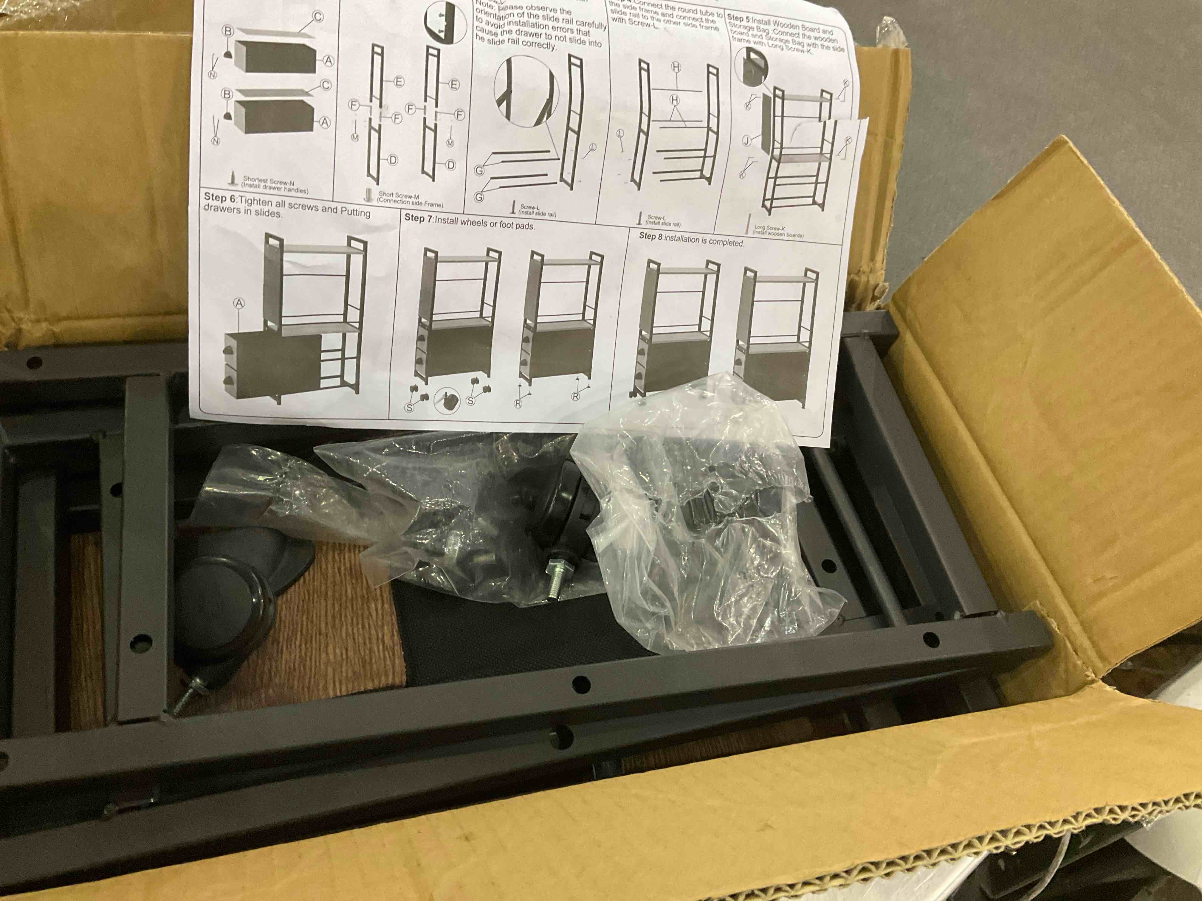 https://s3.amazonaws.com/lotting-images-prod/BargainHunt/EXS01176546_1709040852671.jpeg