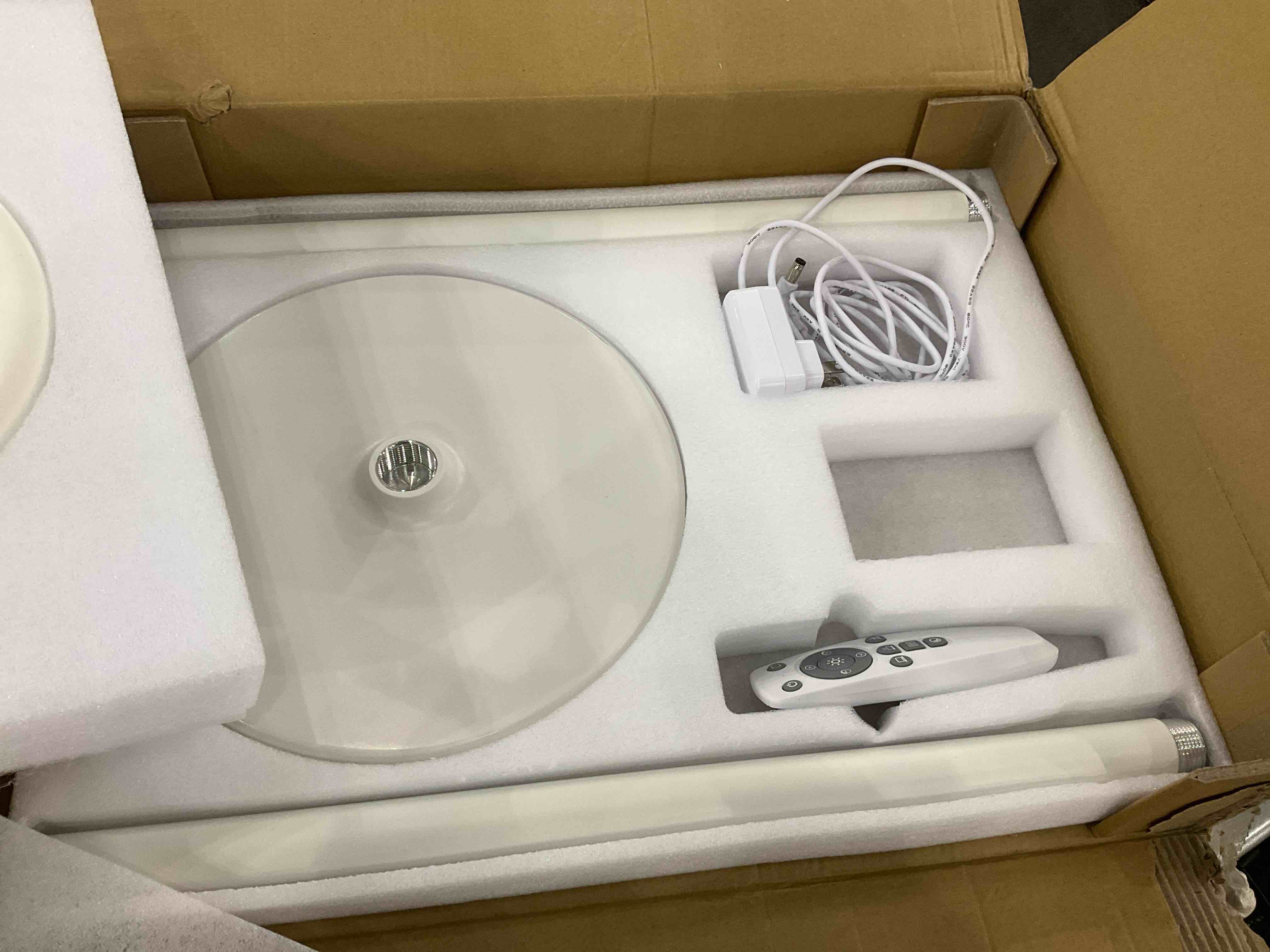 https://s3.amazonaws.com/lotting-images-prod/BargainHunt/EXS01176547_1709041060637.jpeg