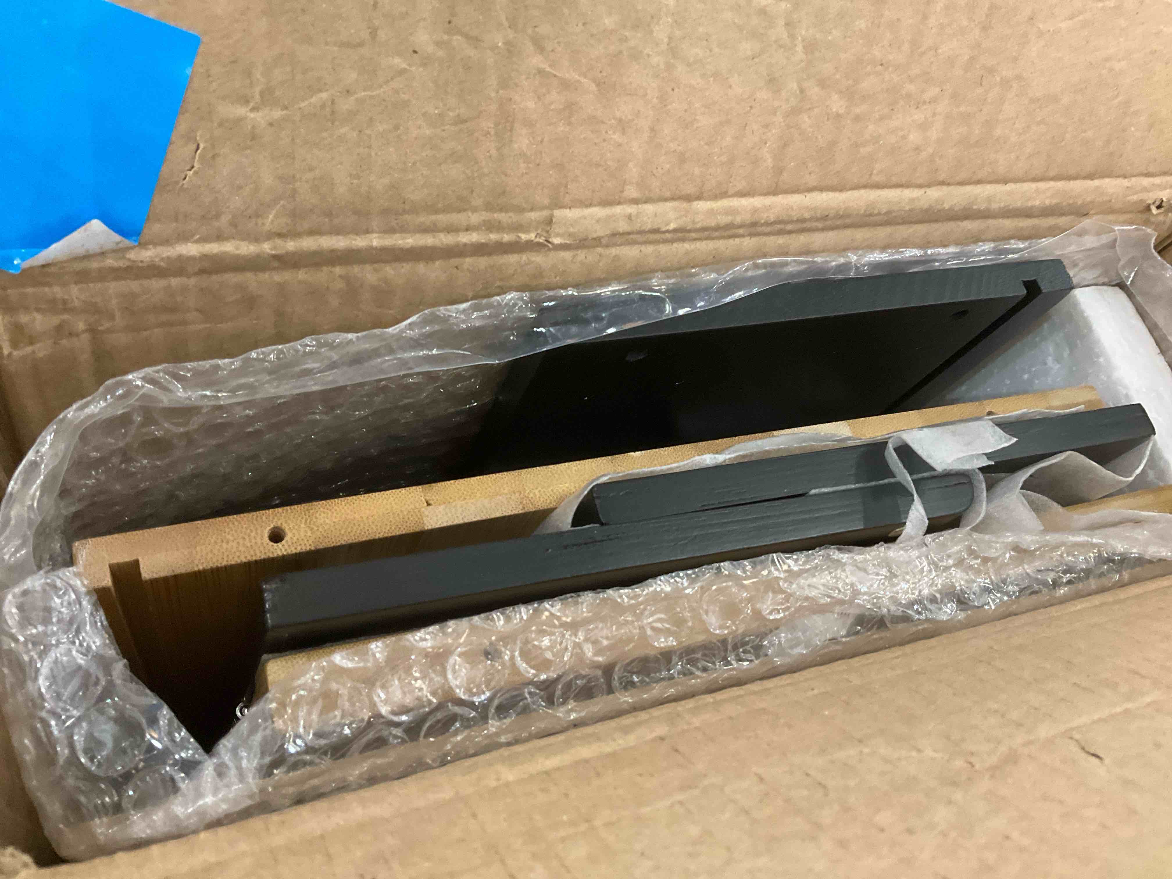https://s3.amazonaws.com/lotting-images-prod/BargainHunt/EXS01176560_1709044654385.jpeg