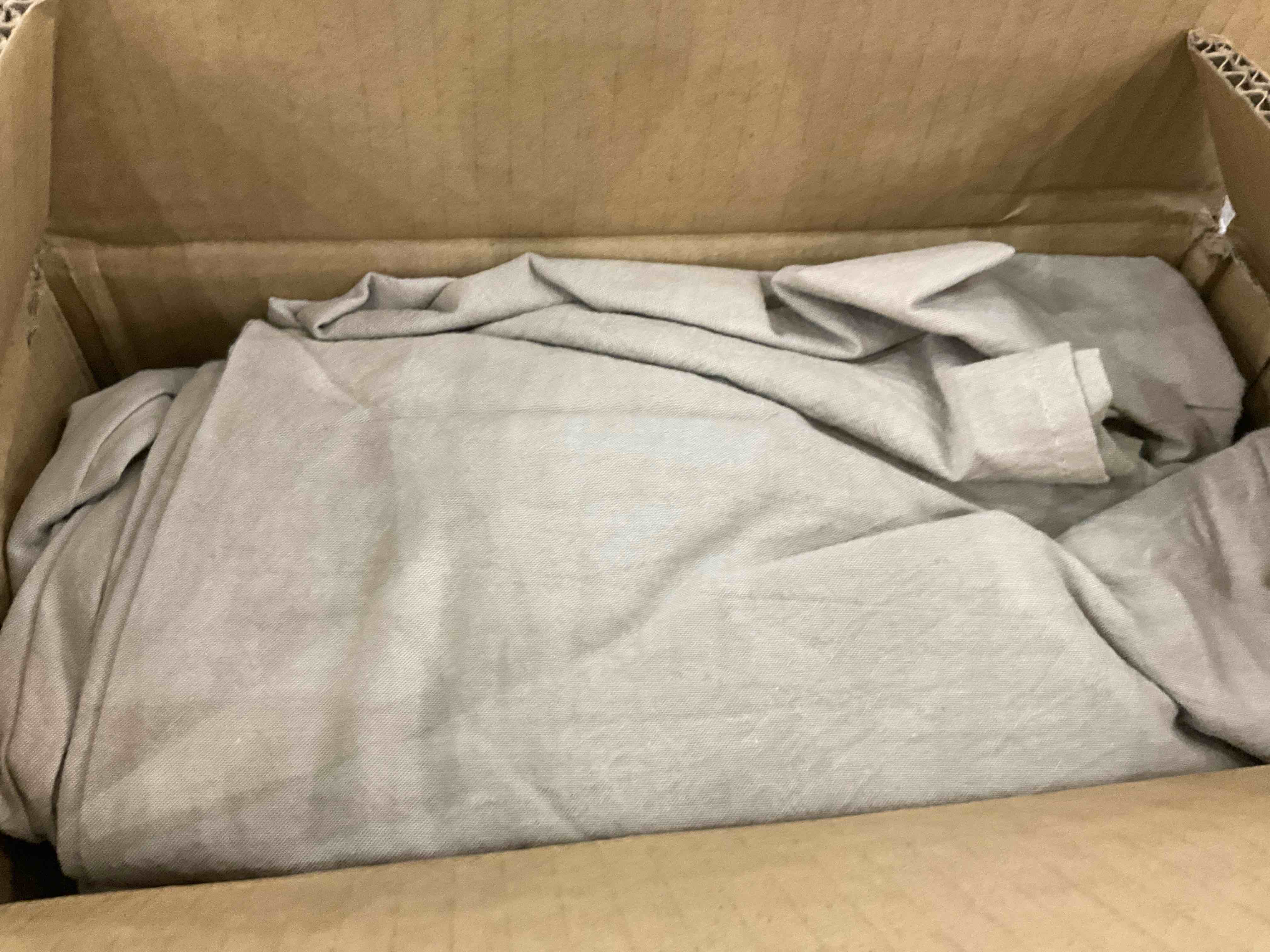 https://s3.amazonaws.com/lotting-images-prod/BargainHunt/EXS01176574_1709046437736.jpeg