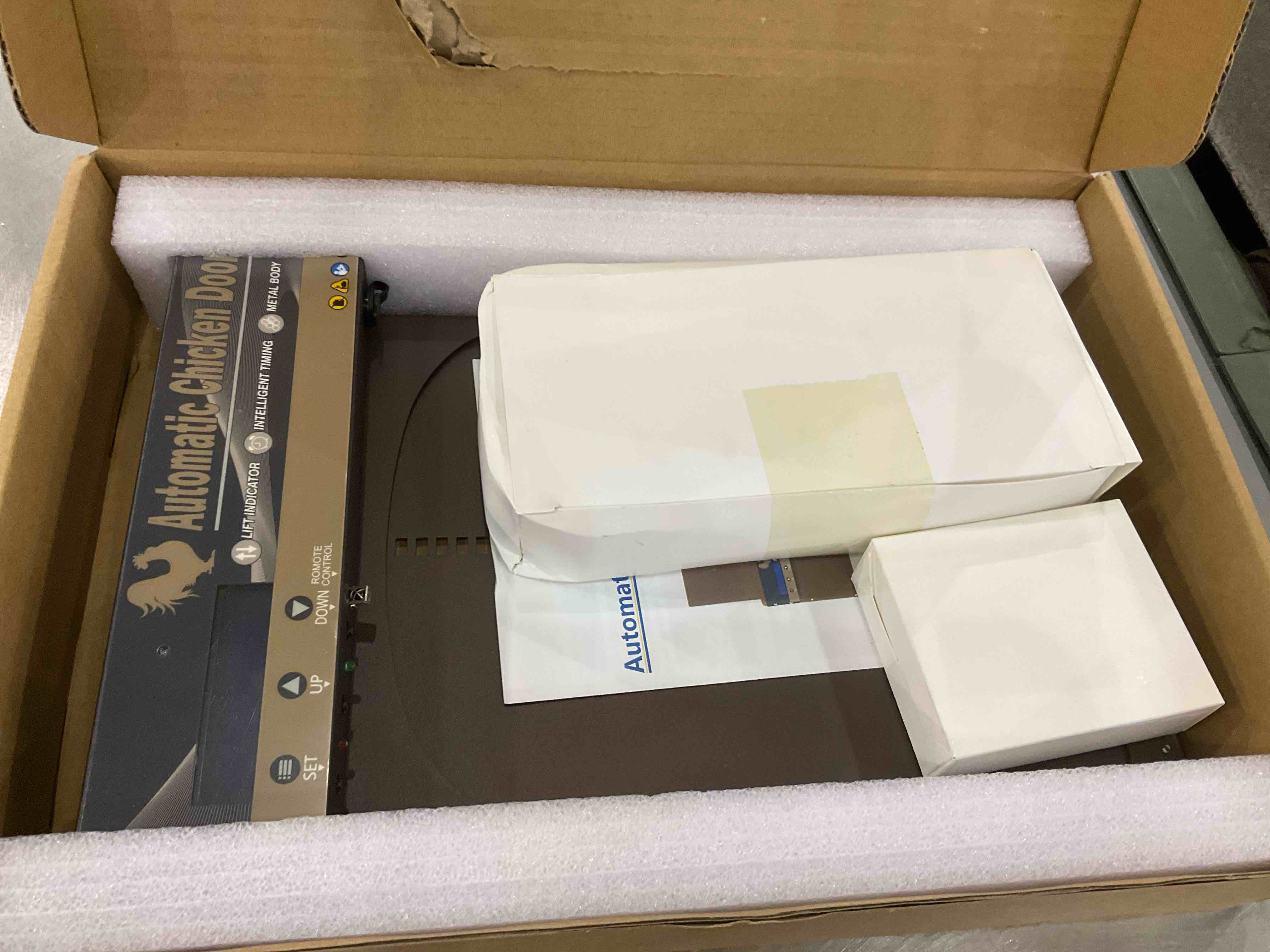 https://s3.amazonaws.com/lotting-images-prod/BargainHunt/EXS01176642_1709059271940.jpeg